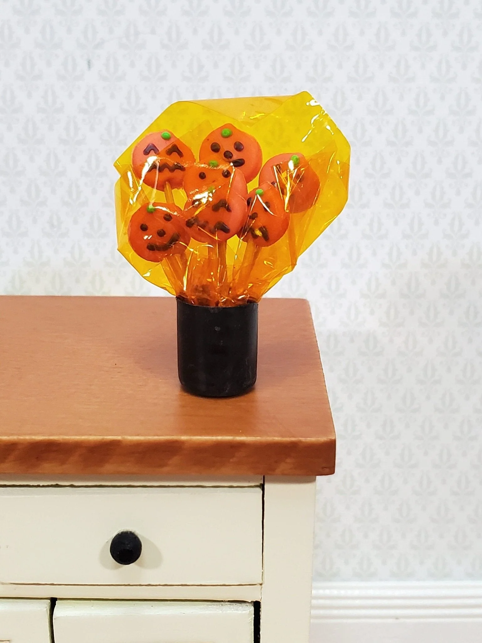 Dollhouse Pumpkin Lollipops on Sticks Halloween Dessert 1:12 Scale Miniature Food Sucker