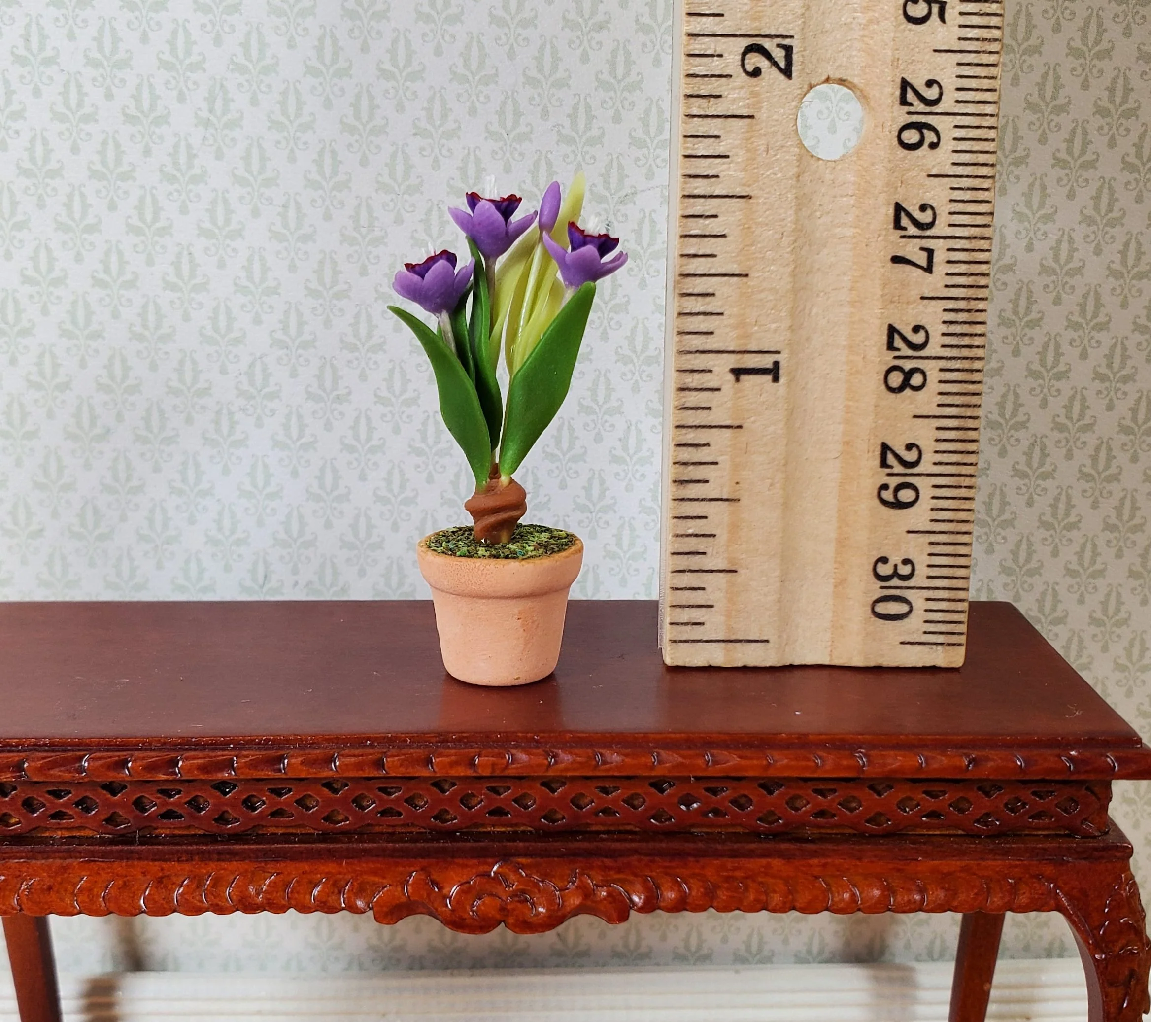Dollhouse Purple Crocus Plant in a Terra Cotta Pot 1:12 Scale Miniature Plant - Image 3