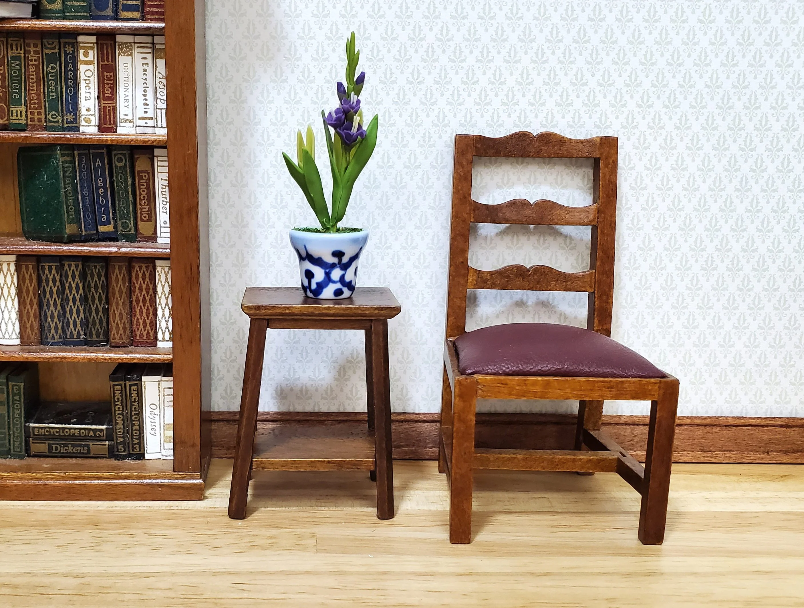 Dollhouse Purple Gladiolas in Blue & White Ceramic Pot 1:12 Scale Miniature - Image 3
