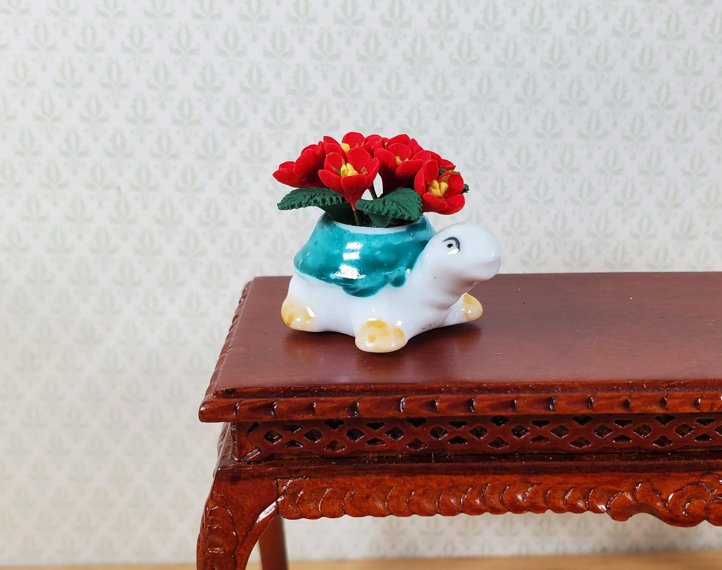 Dollhouse Red Flowers in Green Turtle Planter Pot Ceramic 1:12 Scale Miniature