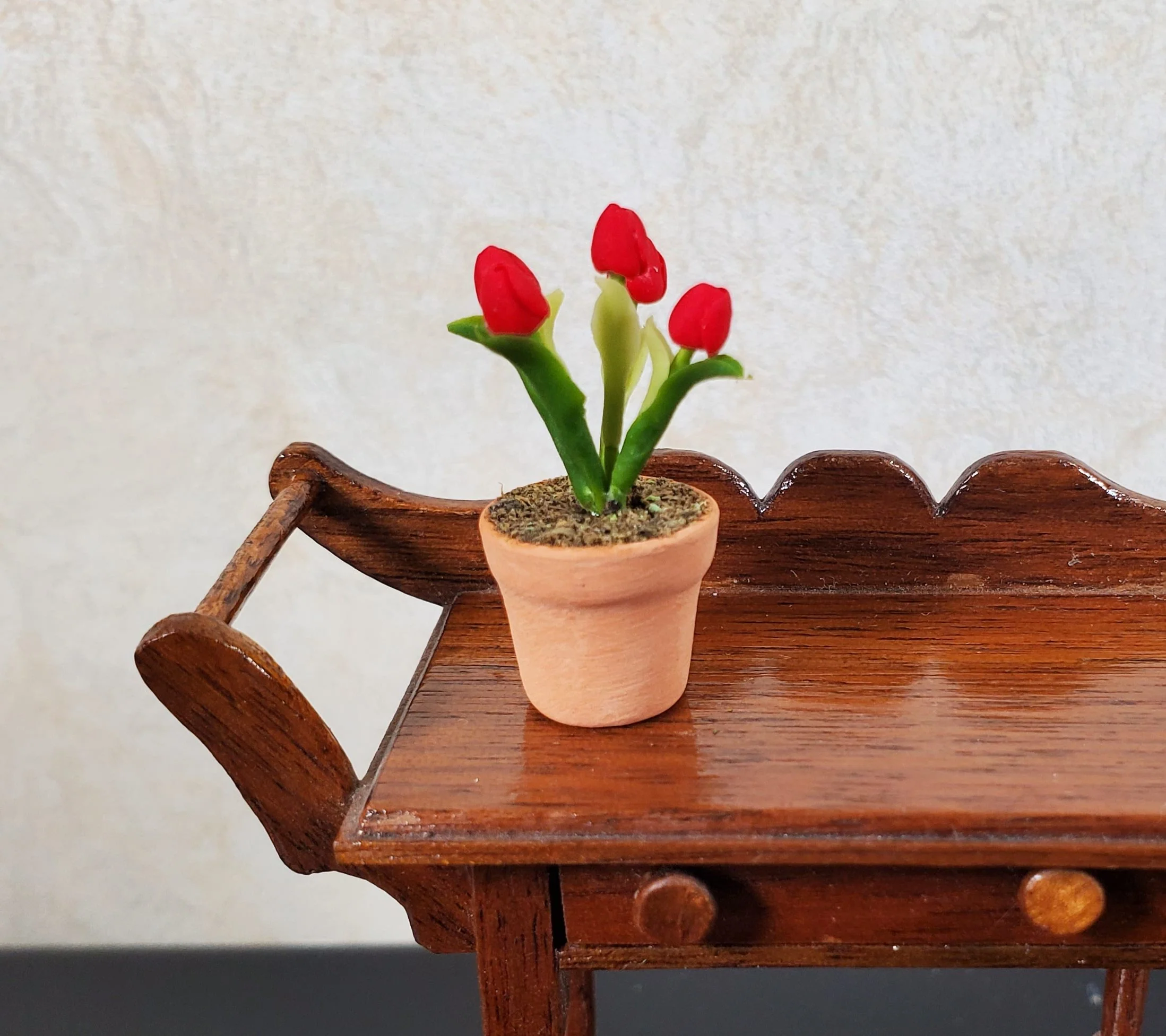 Dollhouse Red Tulips in a Terra Cotta Pot 1:12 Scale Miniature - Image 2