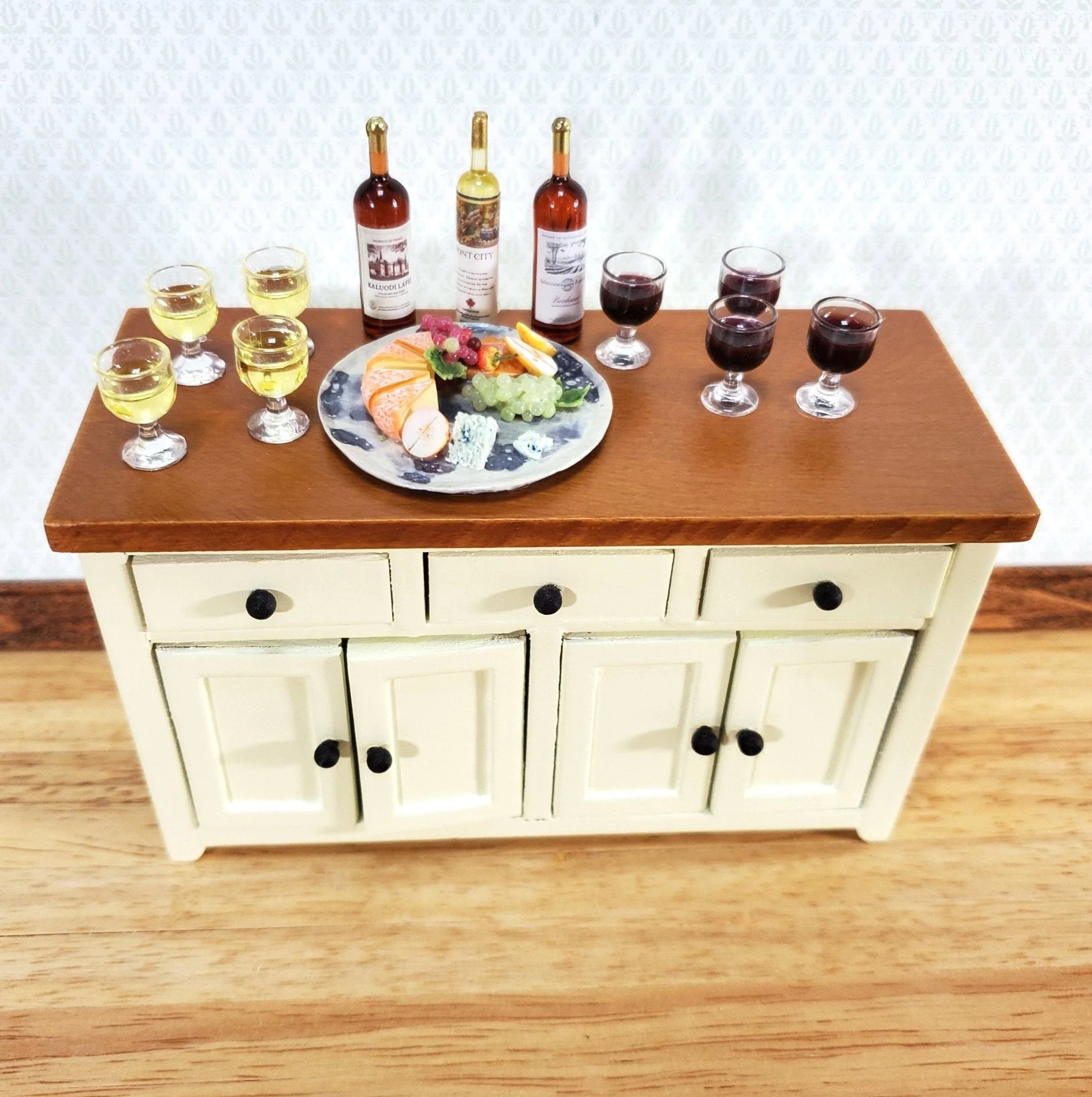 Dollhouse Red Wine Glasses Filled Set of 4 1:12 Scale Miniatures Plastic - Image 4