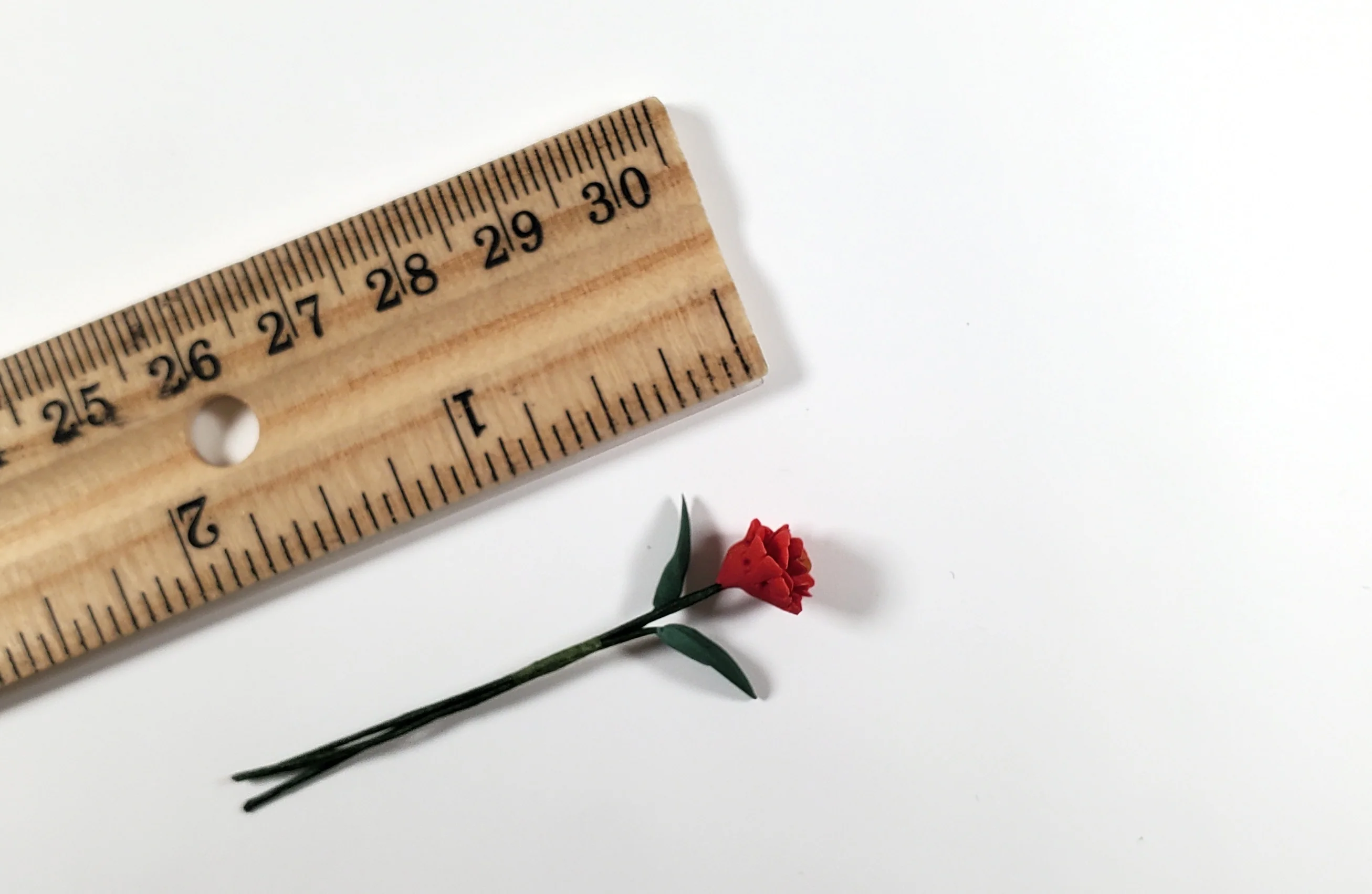 Dollhouse Red Zinnia Single Long Stem with Foliage 1:12 Scale Miniature - Image 3