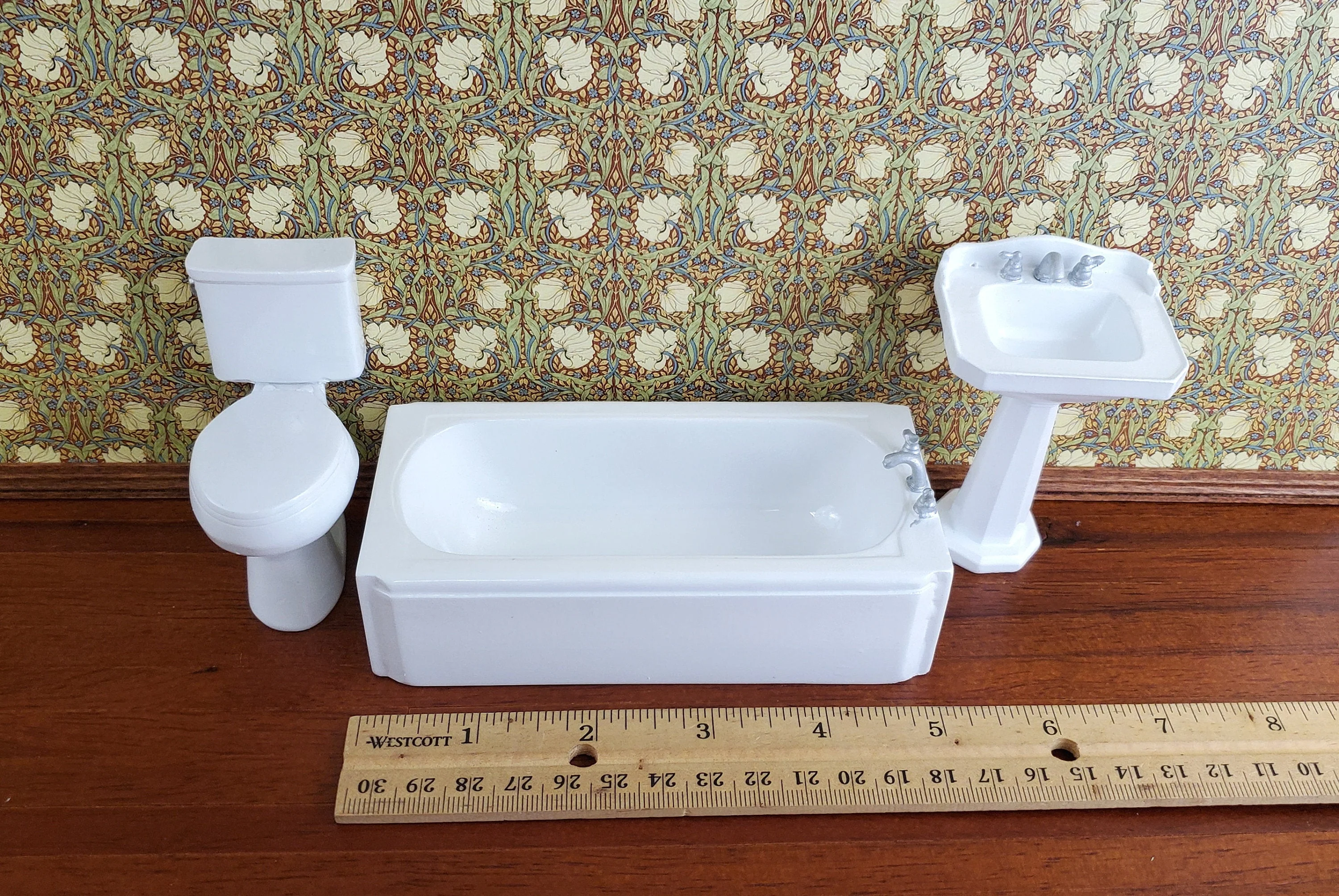 Dollhouse Resin 3 Piece Bathroom Set Tub Toilet Sink All White 1:12 Scale Houseworks - Image 2