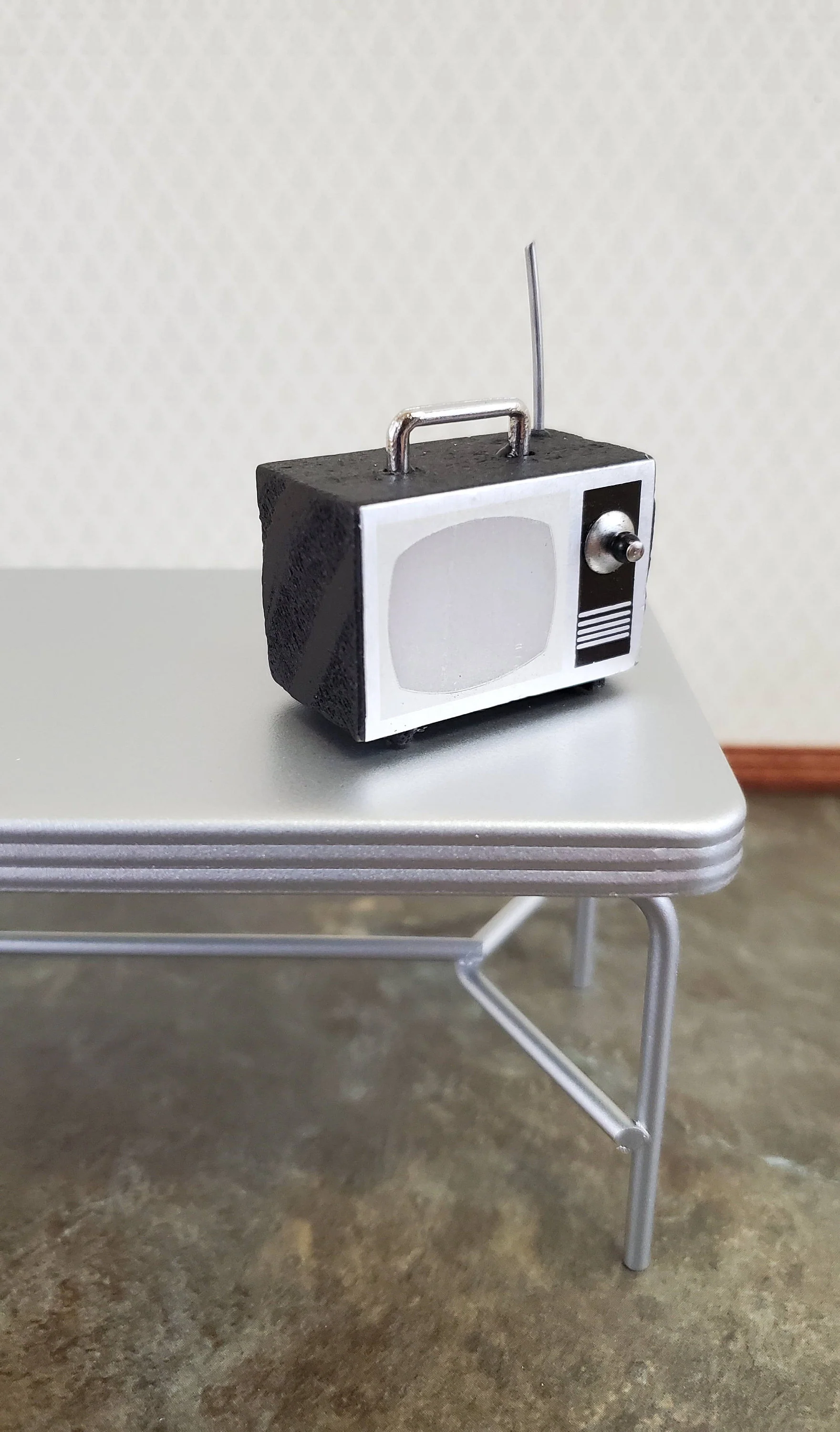 Dollhouse Retro Television TV Set Black & Silver 1:12 Scale Miniature - Image 2