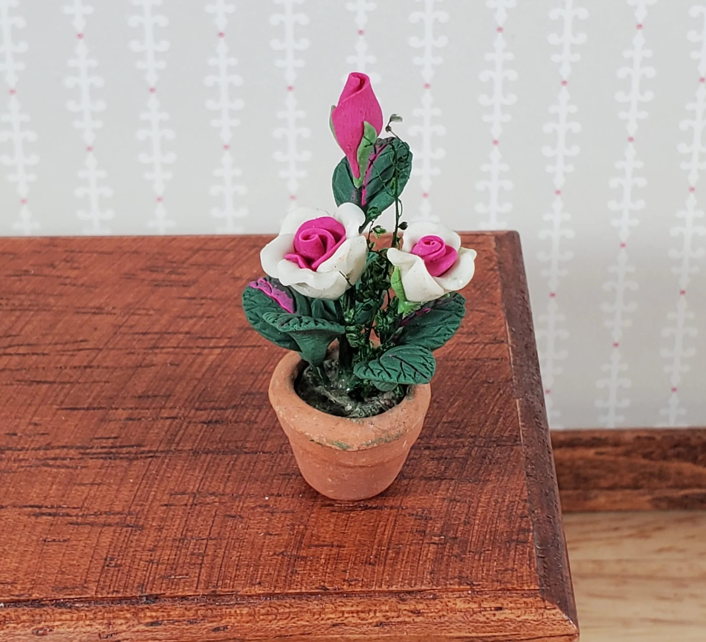 Dollhouse Roses White and Pink Flowers Potted in Terra Cotta Planter 1:12 Scale
