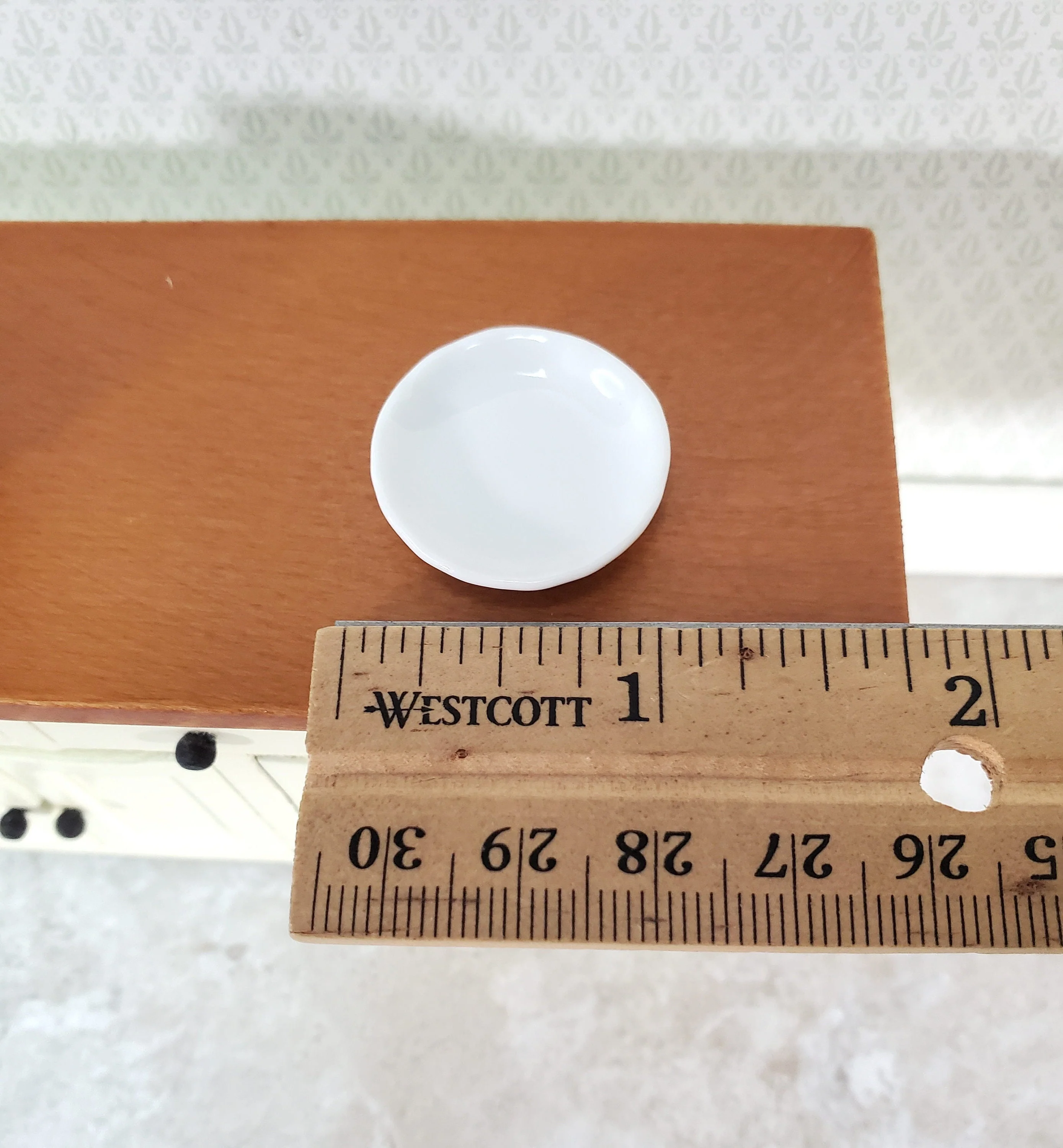Dollhouse Round Plates White Ceramic x4 Miniatures 1" 1:12 Scale Miniature - Image 3
