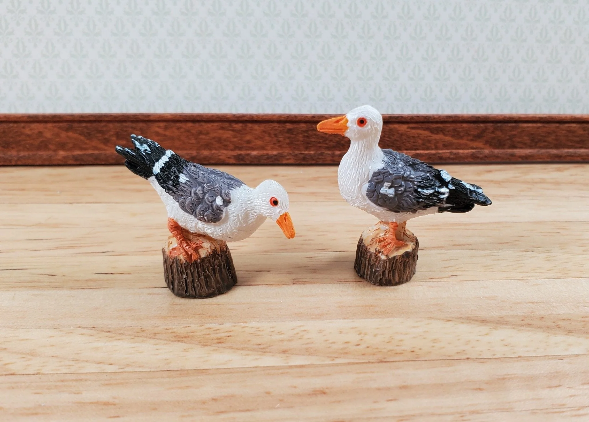 Dollhouse Seagulls Birds Set of 2 Large 1 5/8" long 1:12 Scale Miniature