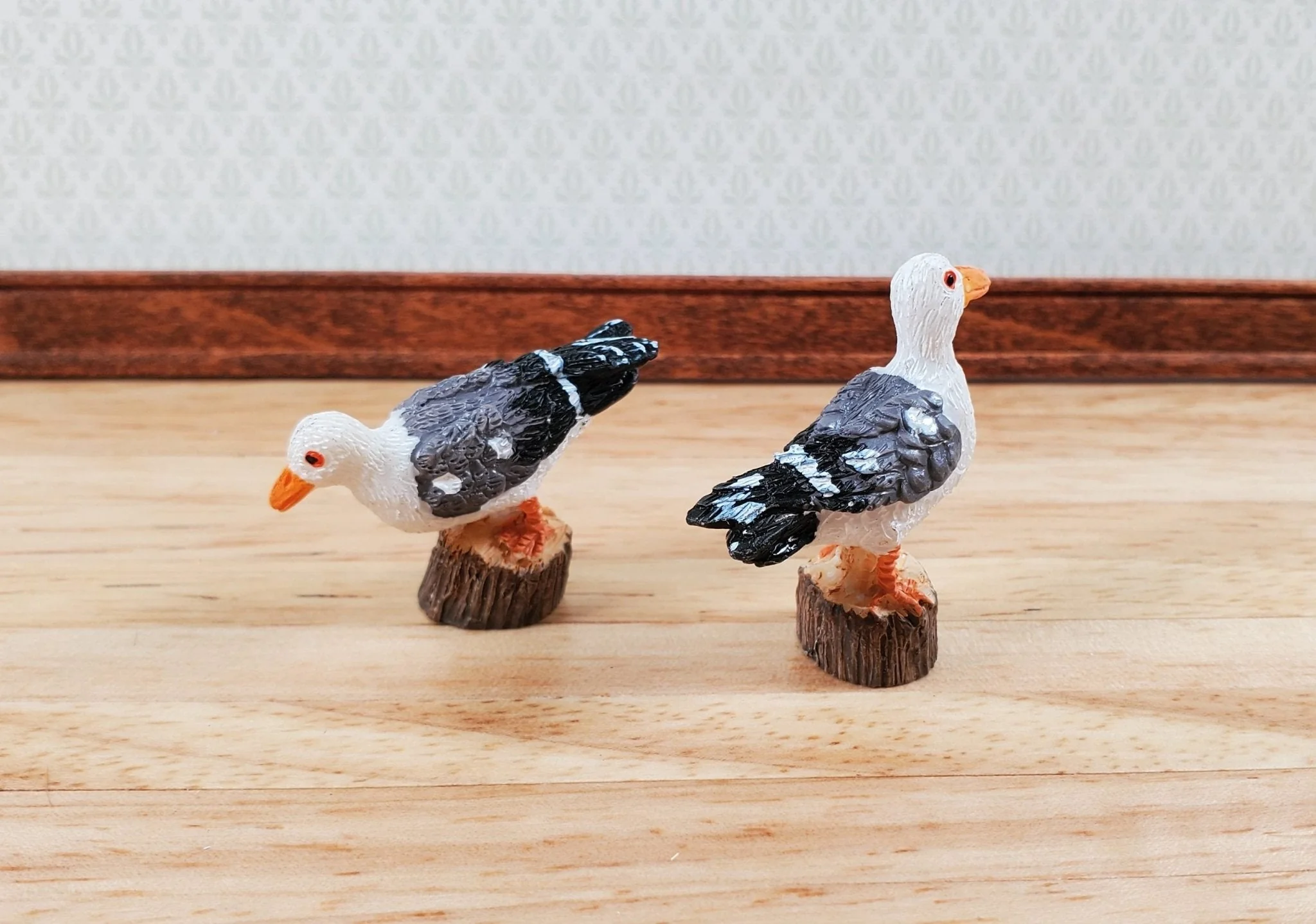 Dollhouse Seagulls Birds Set of 2 Large 1 5/8" long 1:12 Scale Miniature - Image 2