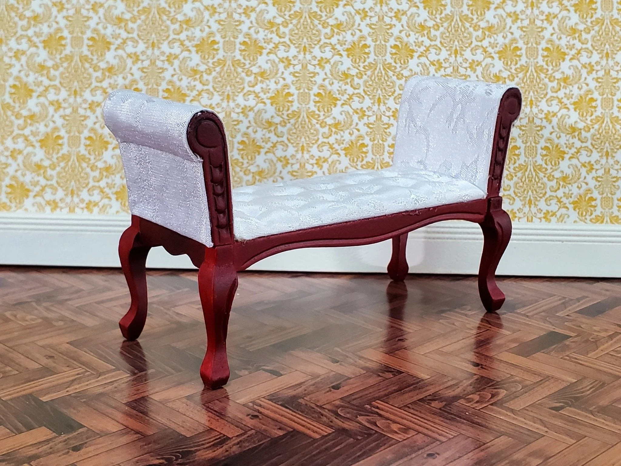 Dollhouse Settee Bench White Padded Tufted 1:12 Scale Miniature Furniture Mahogany Finish