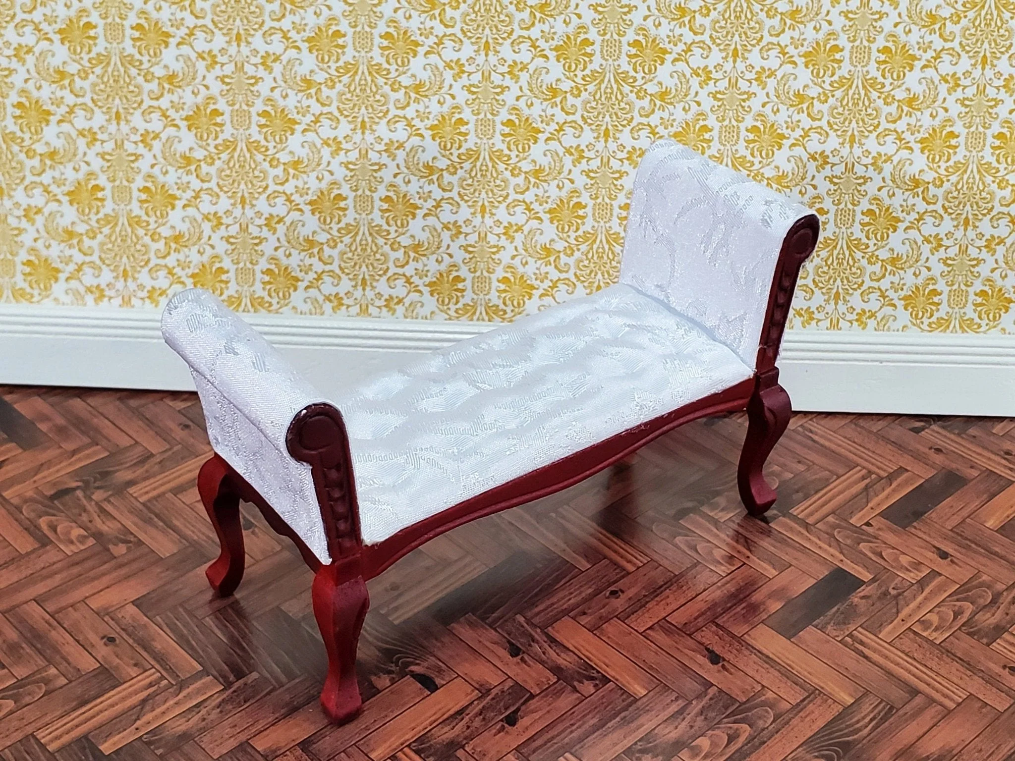Dollhouse Settee Bench White Padded Tufted 1:12 Scale Miniature Furniture Mahogany Finish - Image 3