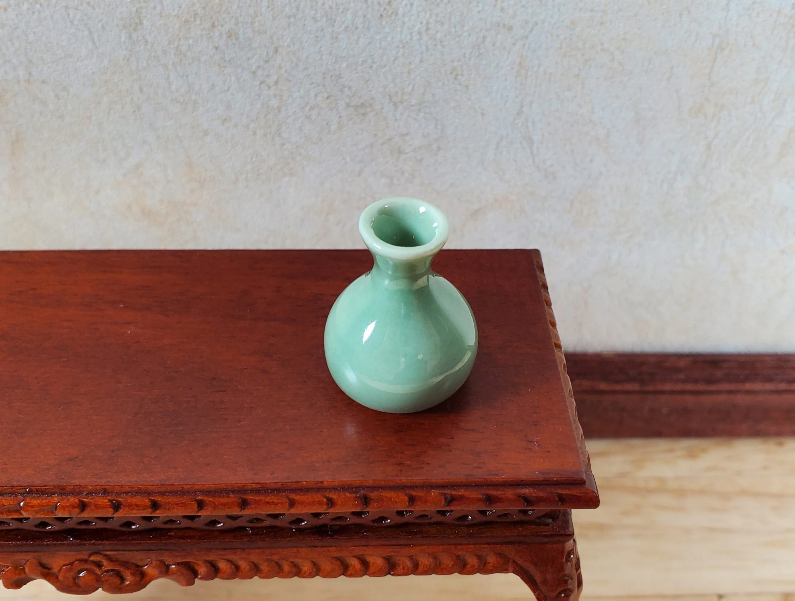 Dollhouse Small Light Green Ceramic Vase or Jar 1:12 Scale Miniature - Image 2