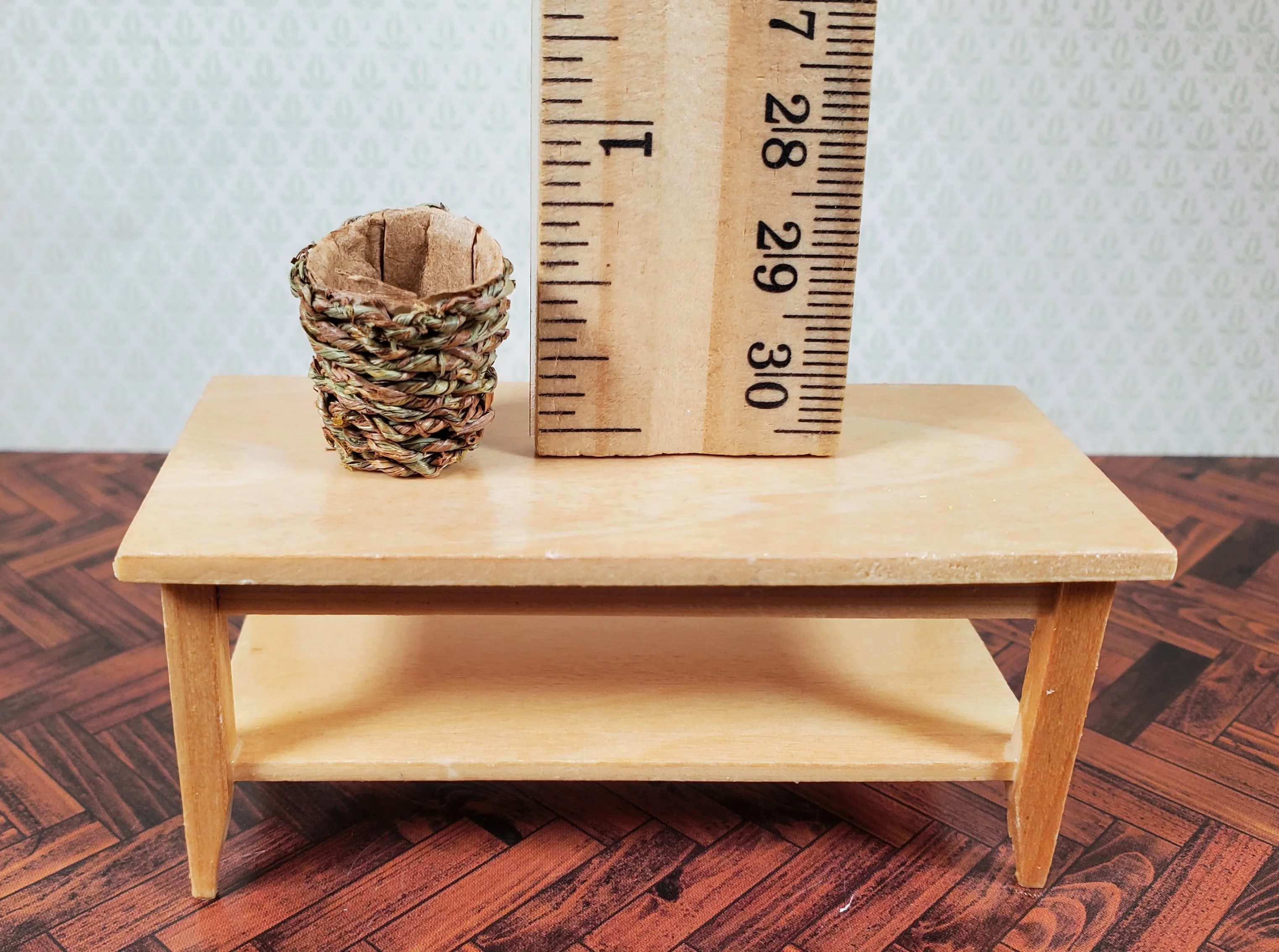 Dollhouse Small Round Natural Fiber Basket 1:12 Scale Miniature - Image 5