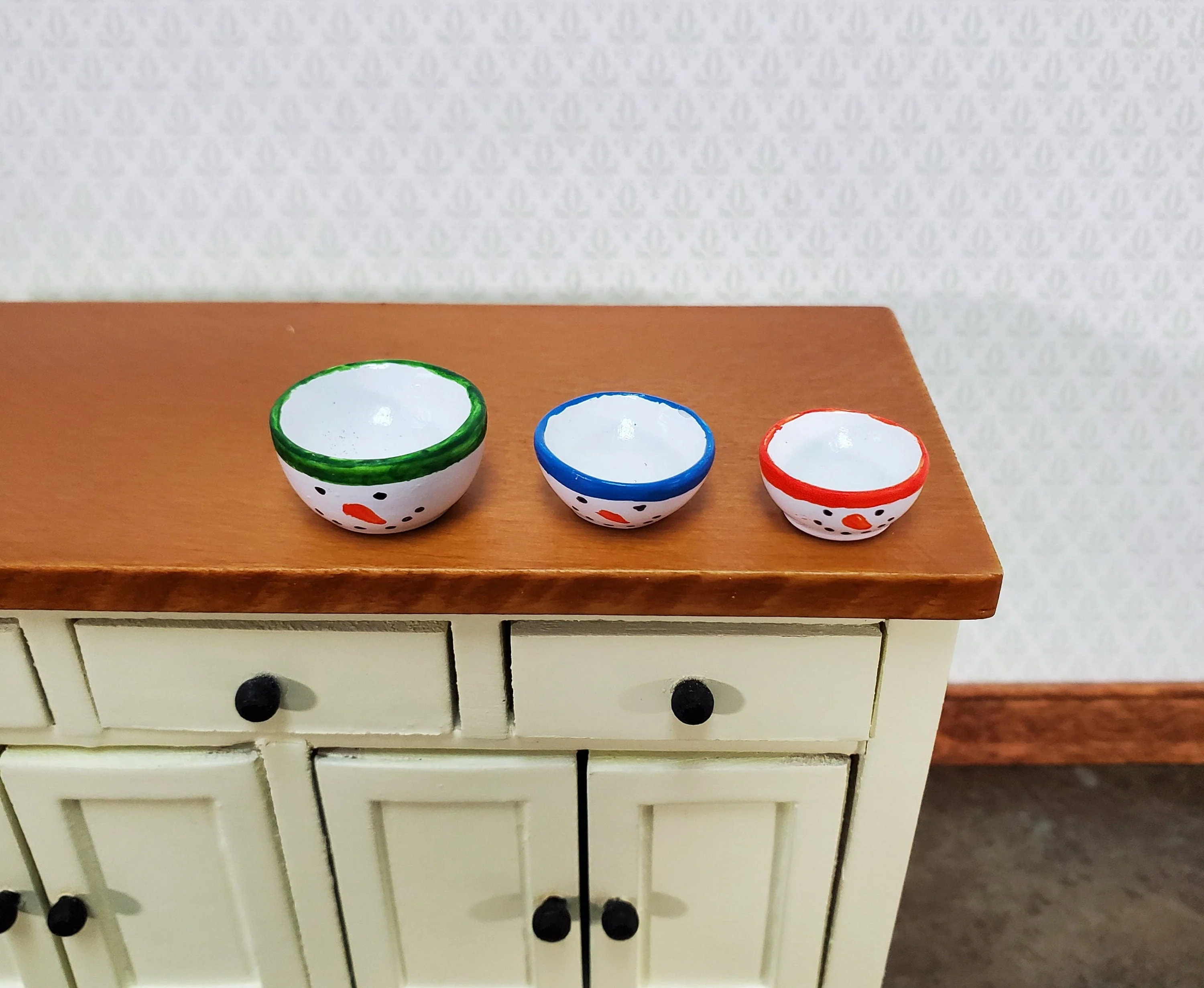 Dollhouse Snowman Mixing Bowls Set of 3 Stacking Winter 1:12 Scale Miniatures - Image 2