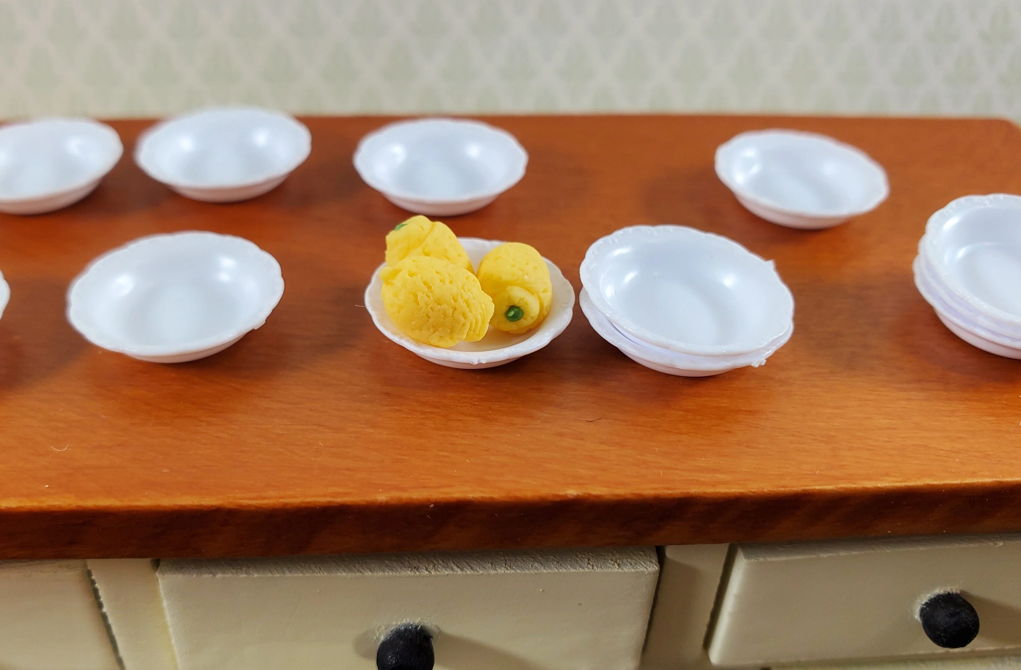 Dollhouse Soup Bowls Chrysnbon Scalloped Edge x12 White Plastic Small 1:12 Scale - Image 3