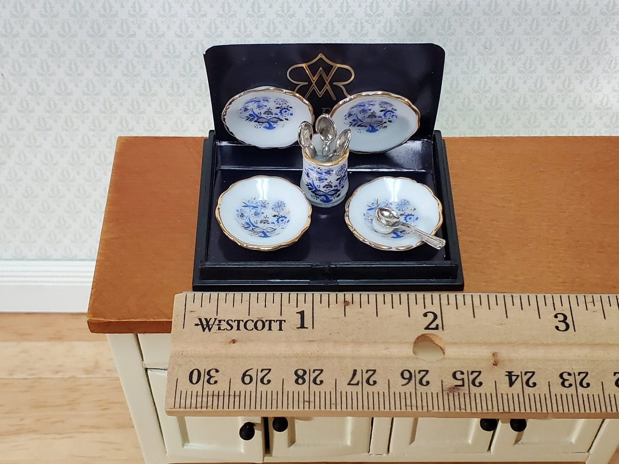 Dollhouse Soup Bowls & Spoons Blue White Gold Trim Set of 4 Reutter Porcelain 1:12 Scale Miniatures - Image 3