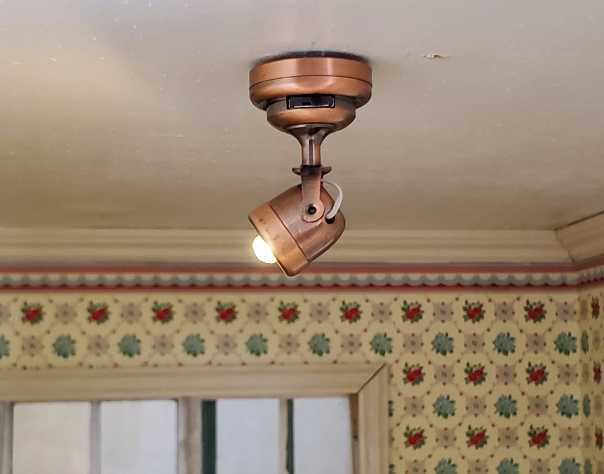 Dollhouse Spot Ceiling Light Bronze Adjustable 1:12 Scale Battery Operated Modern