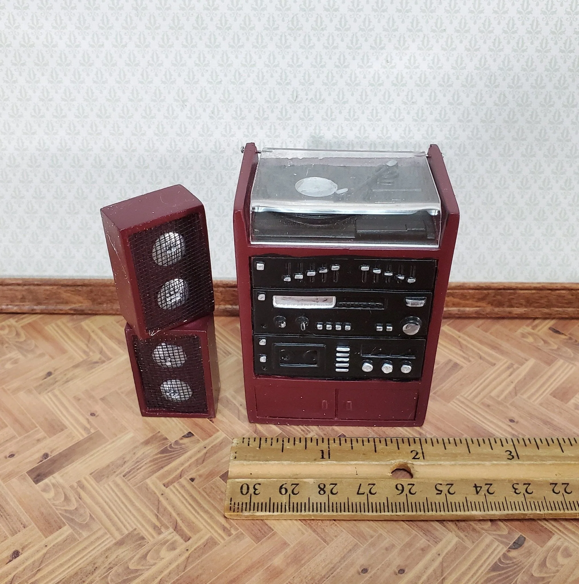 Dollhouse Stereo System with Turntable Record Player Retro Style 1:12 Scale Resin - Image 6