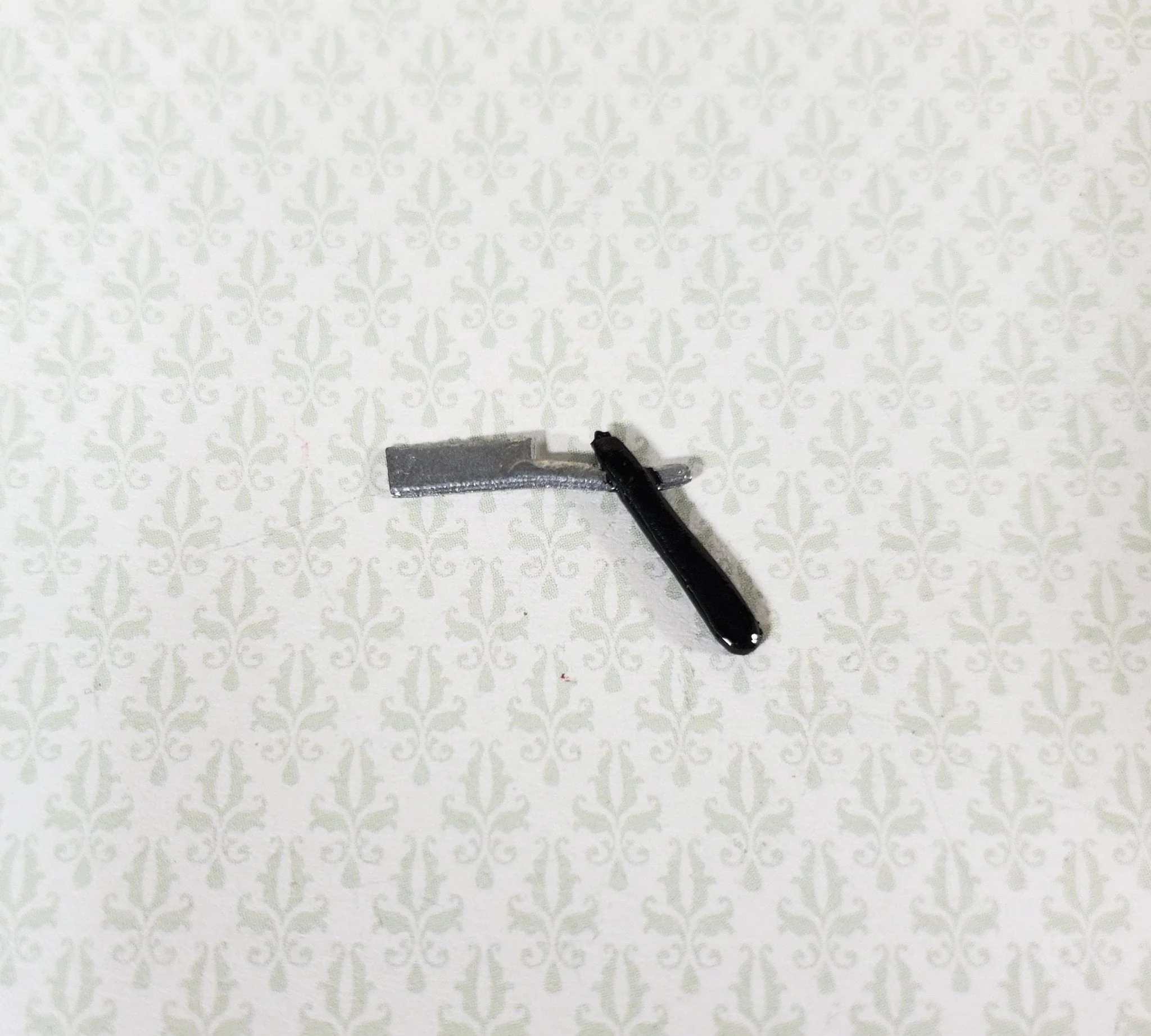 Dollhouse Straight Razor Open Painted Metal 1:12 Scale Miniature Accessories