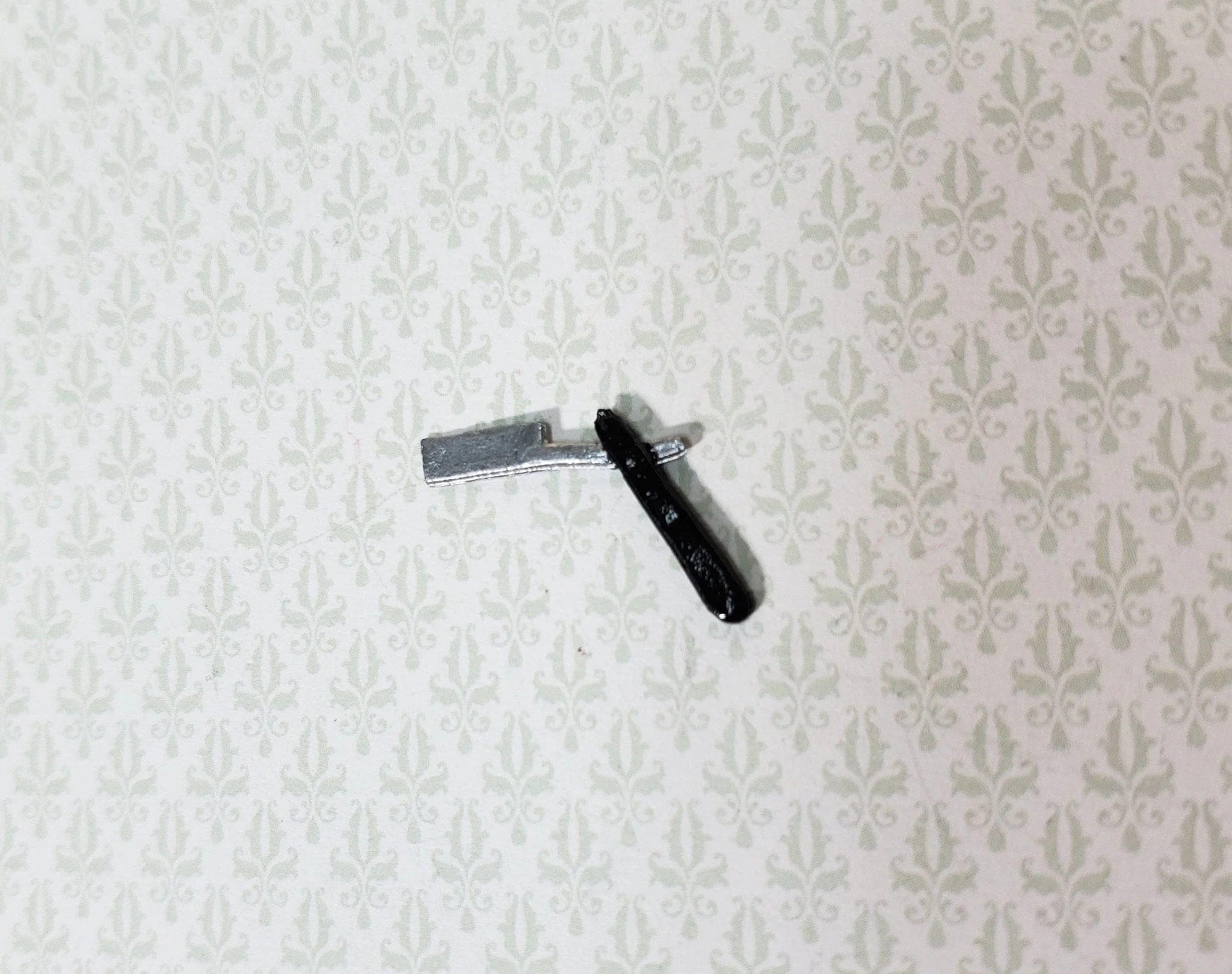 Dollhouse Straight Razor Open Painted Metal 1:12 Scale Miniature Accessories - Image 2