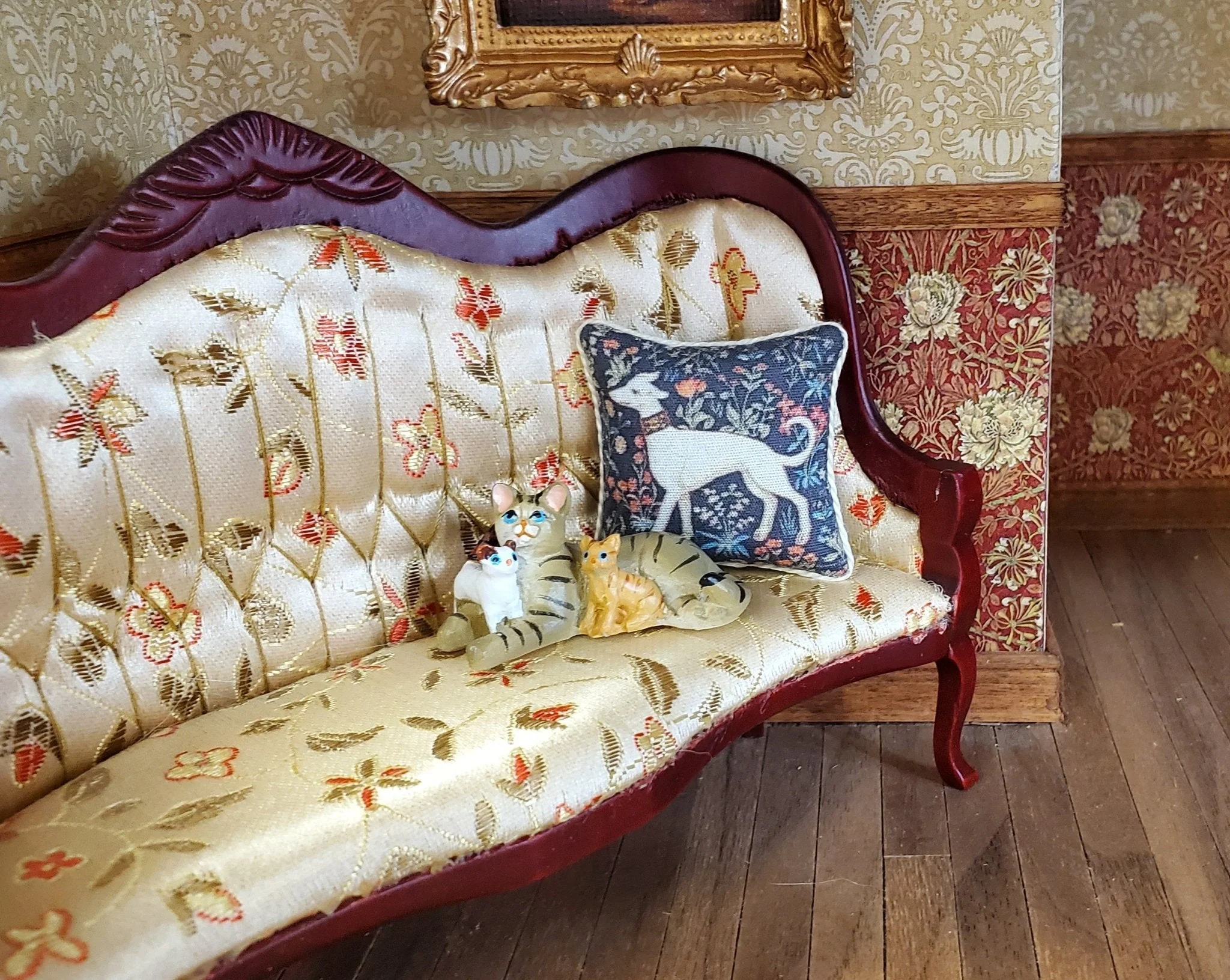 Dollhouse Tabby Cat with Kittens Momma with Babies 1:12 Scale Miniature Pet - Image 3