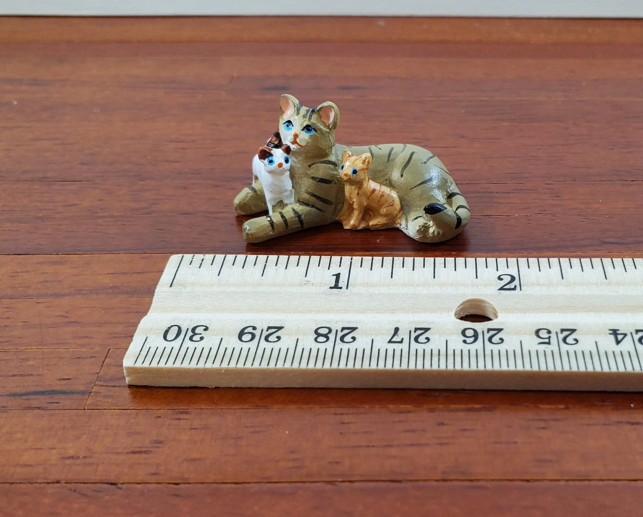 Dollhouse Tabby Cat with Kittens Momma with Babies 1:12 Scale Miniature Pet - Image 5
