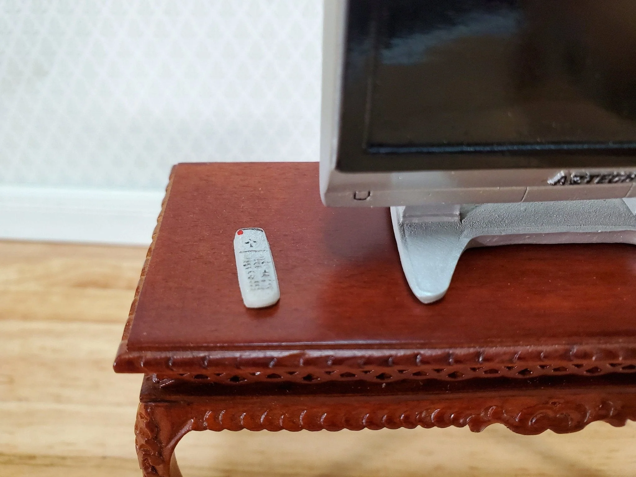 Dollhouse Television TV Set Modern Flat Screen with Remote 1:12 Scale Miniature Accessory - Image 4