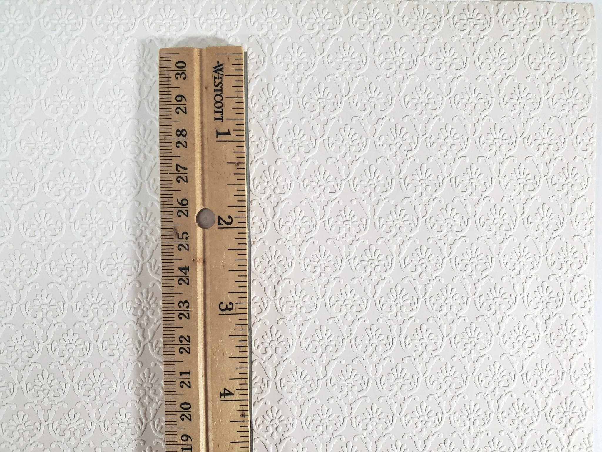 Dollhouse Textured Wallpaper Embossed 3 Pieces White/Beige 17 "x 12" 1:12 Scale - Image 2