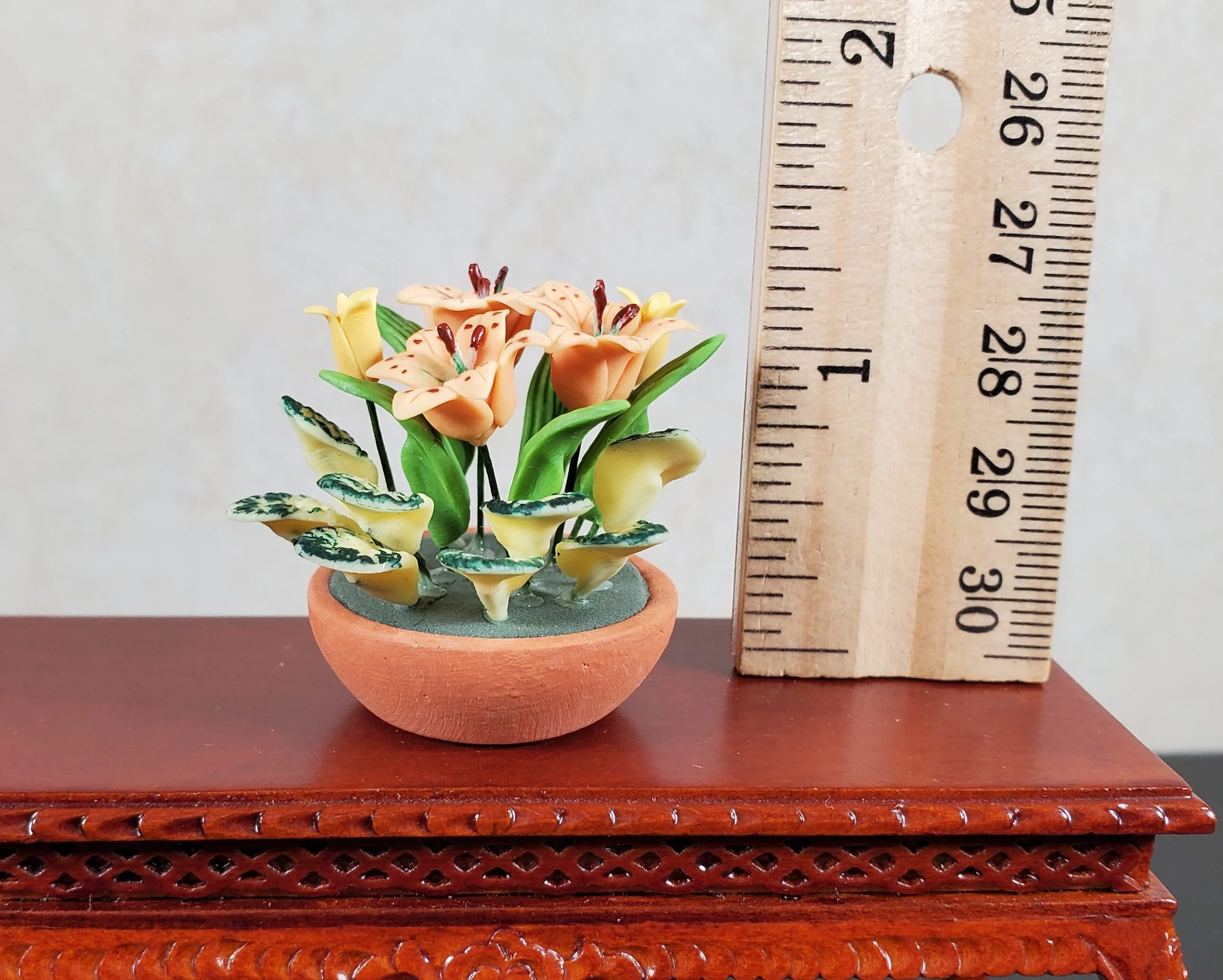 Dollhouse Tiger Lilies and Assorted Plants in a Planter 1:12 Scale Miniature - Image 3