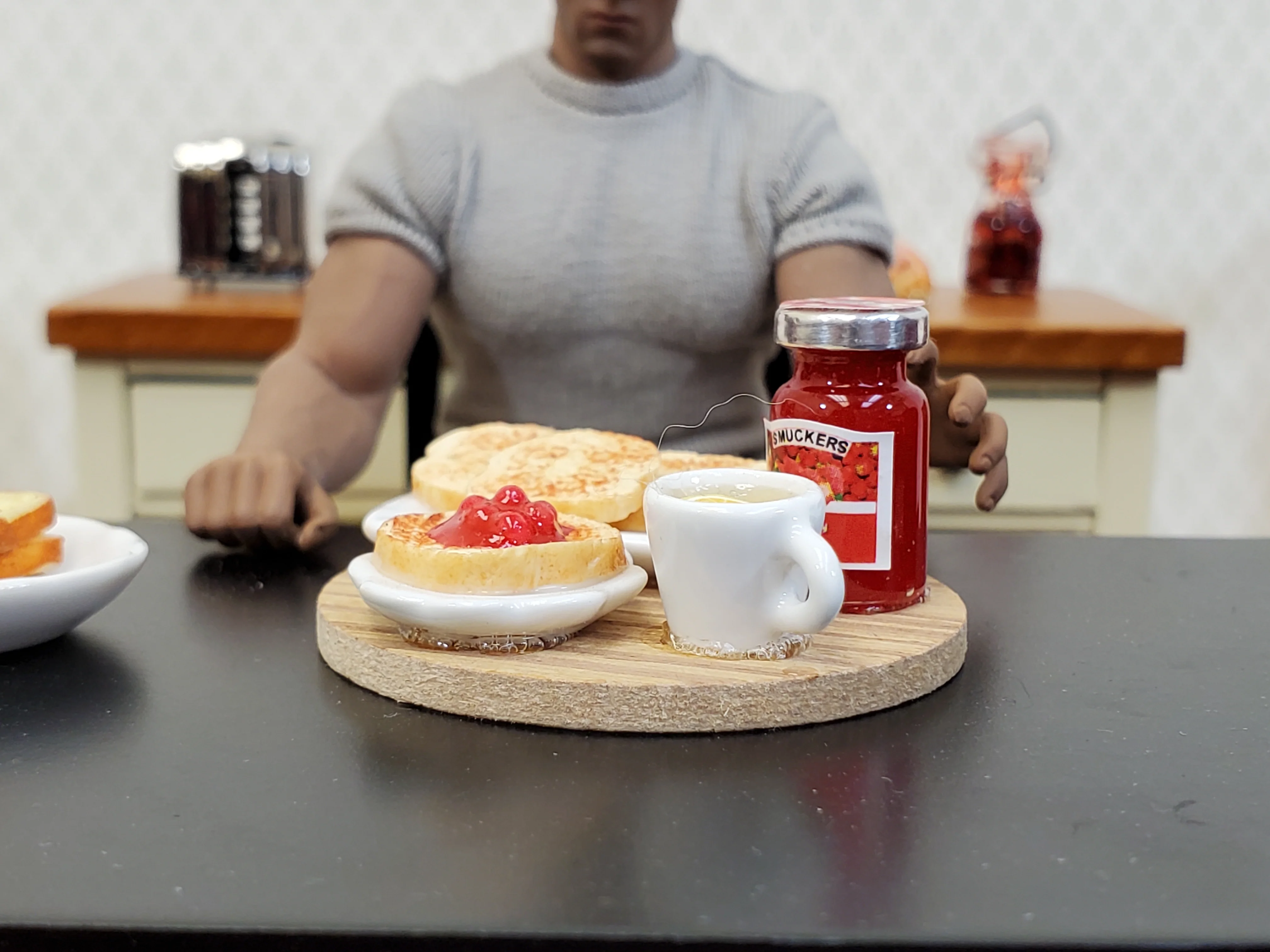 Dollhouse Toast Set with Jelly Plates &Tea on Cutting Board 1:12 Scale Miniature Food Kitchen - Image 4