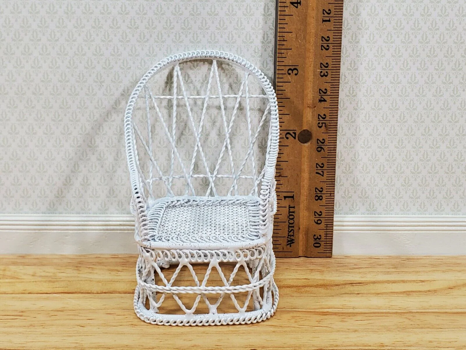 Dollhouse Tub Chair White Metal for Patio Porch 1:12 Miniature Fairy Garden - Image 3