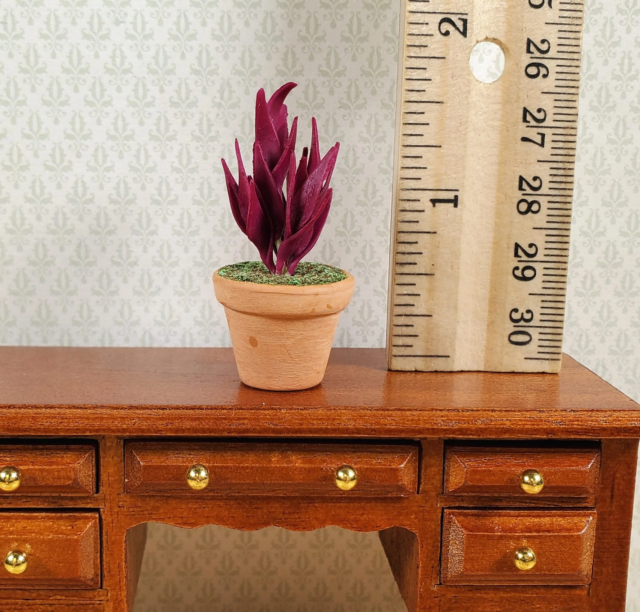 Dollhouse Twisted Sister Purple Plant in a Terra Cotta Pot 1:12 Scale Miniature - Image 3