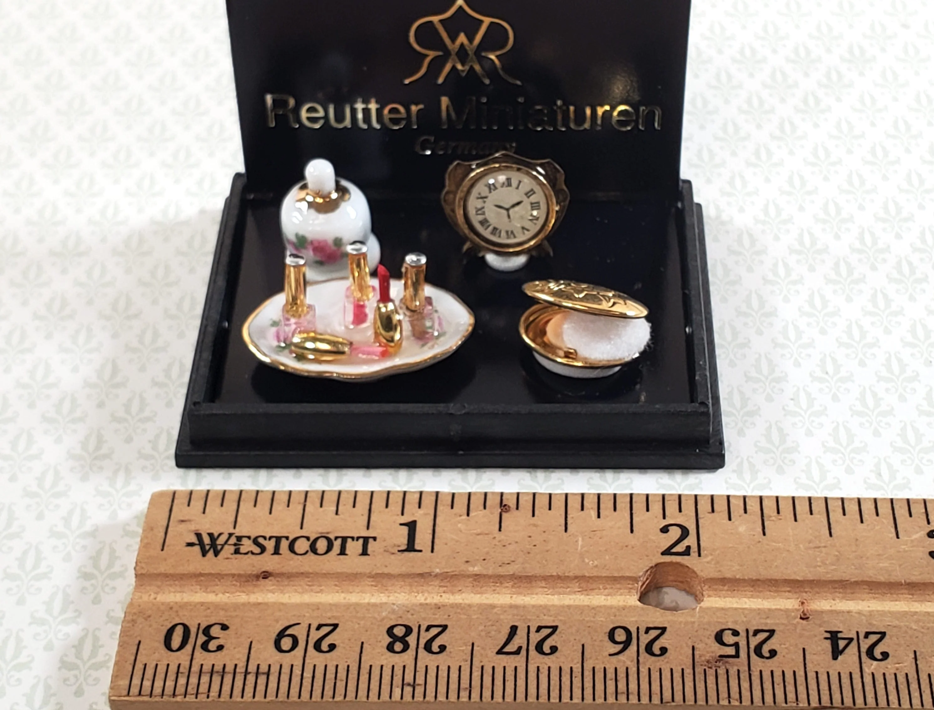 Dollhouse Vanity Set Make Up Nail Polish Clock Reutter Porcelain 1:12 Scale Miniatures - Image 4