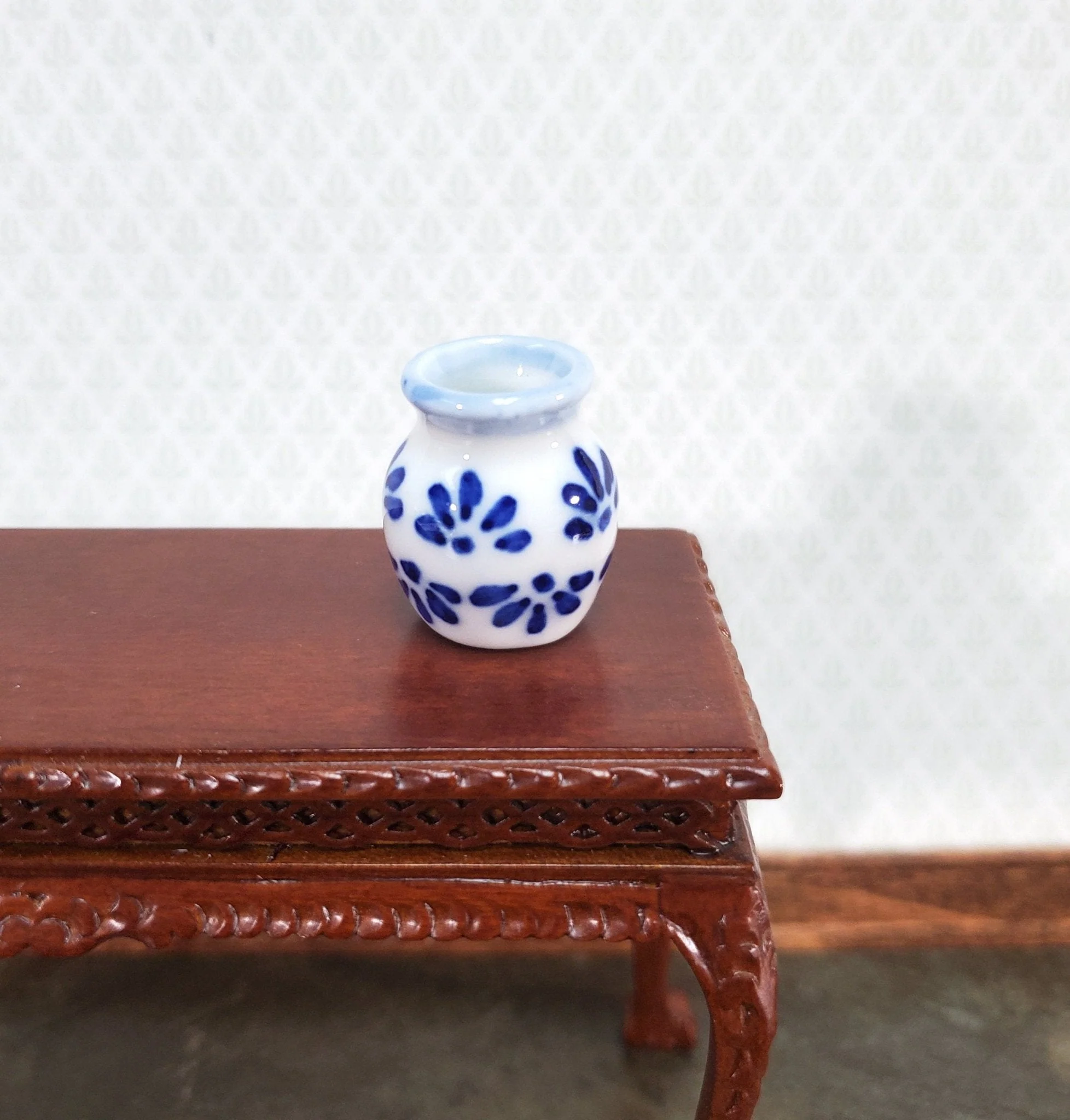 Dollhouse Vase Blue & White Ceramic Decorative for Flowers 1:12 Scale Miniature