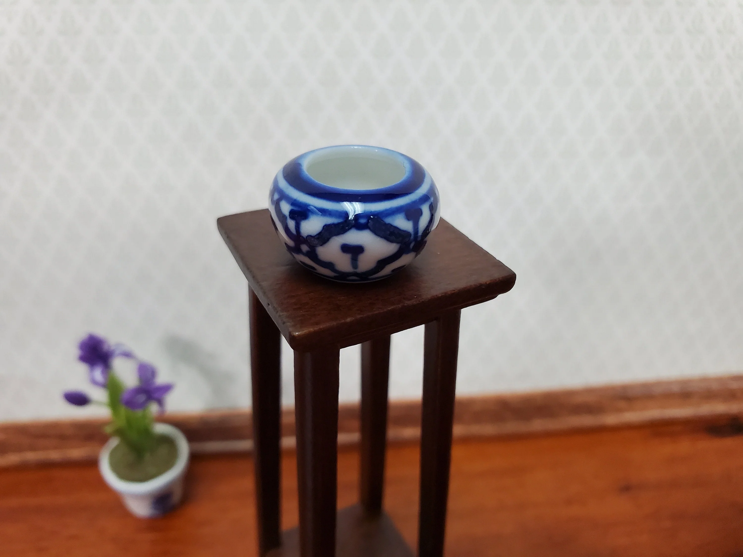 Dollhouse Vase Ceramic Blue & White Trellis Design 1:12 Scale Miniature Accessories - Image 2