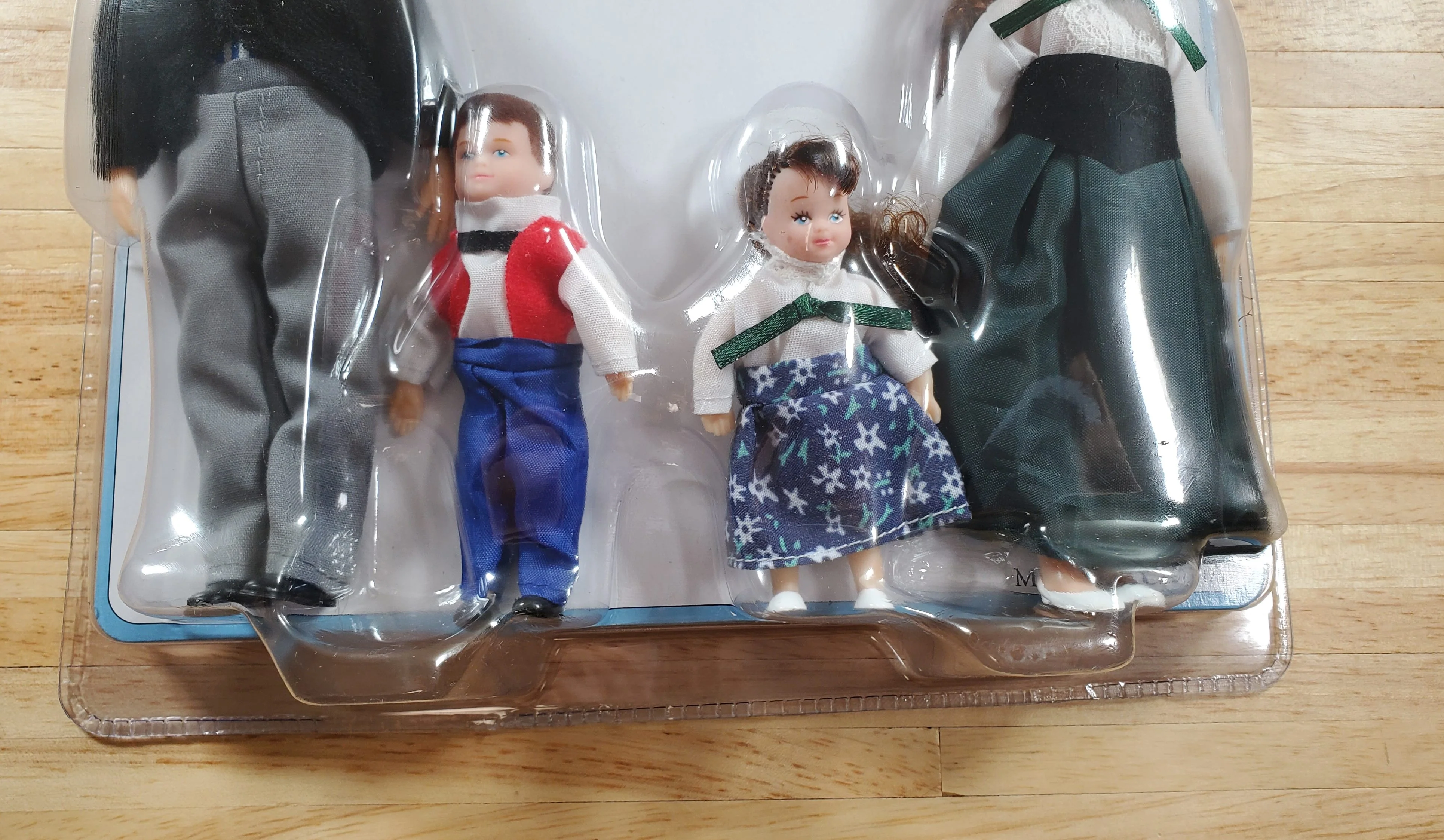 Dollhouse Victorian Family Dolls Dad Mom Daughter Son Poseable 1:12 Scale - Image 2