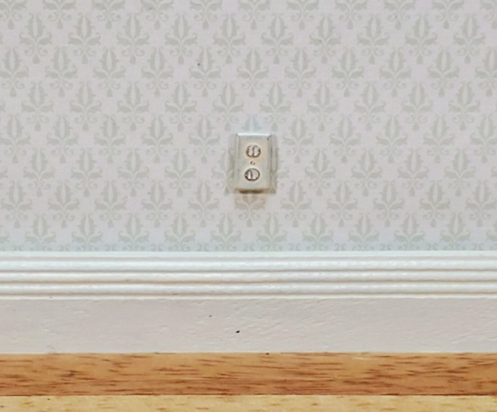 Dollhouse Wall Outlet Tiny Plug Metal 1:12 Scale Modern Miniatures