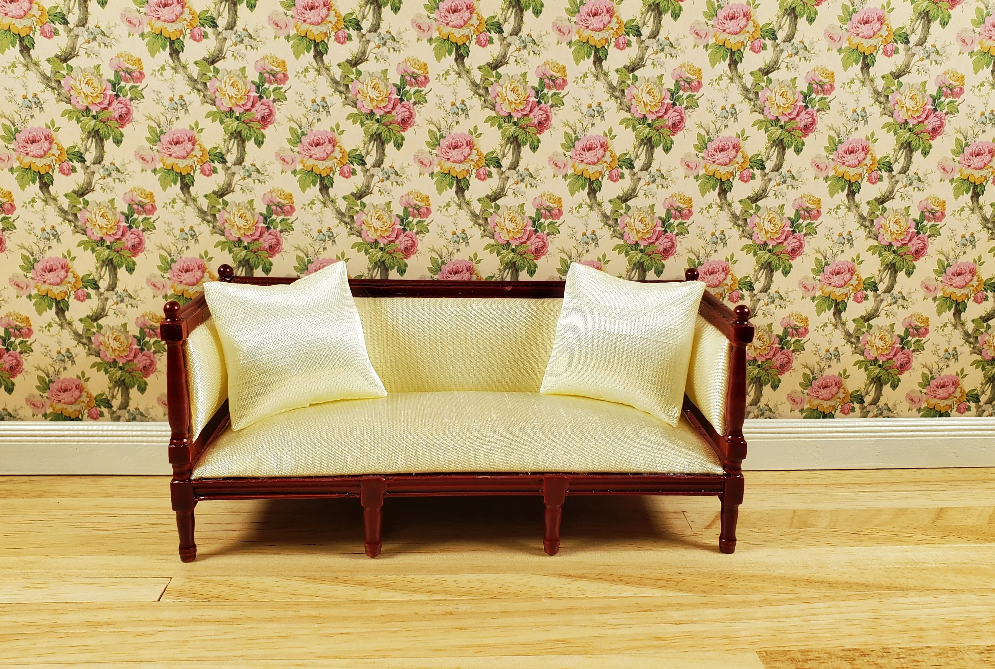 Dollhouse Wallpaper Vintage Cabbage Roses Bradbury & Bradbury 1:12 Scale - Image 2
