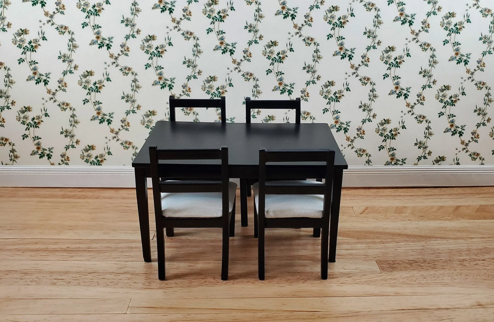 Dollhouse Wallpaper Vintage Twining Roses Bradbury & Bradbury 1:12 Scale - Image 2