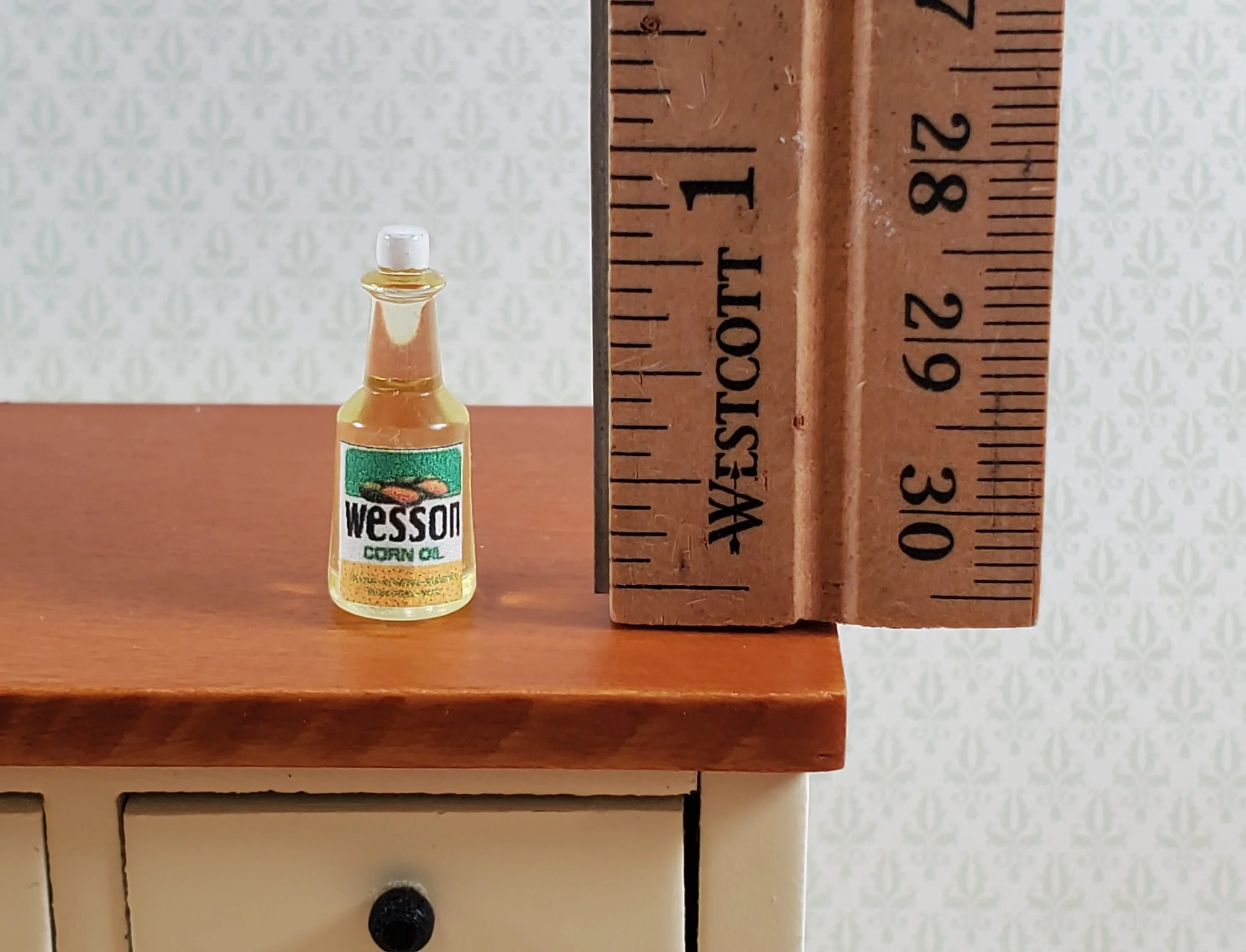 Dollhouse Wesson Corn Oil Bottle 1:12 Scale Miniature Kitchen Food Handcrafted - Image 3
