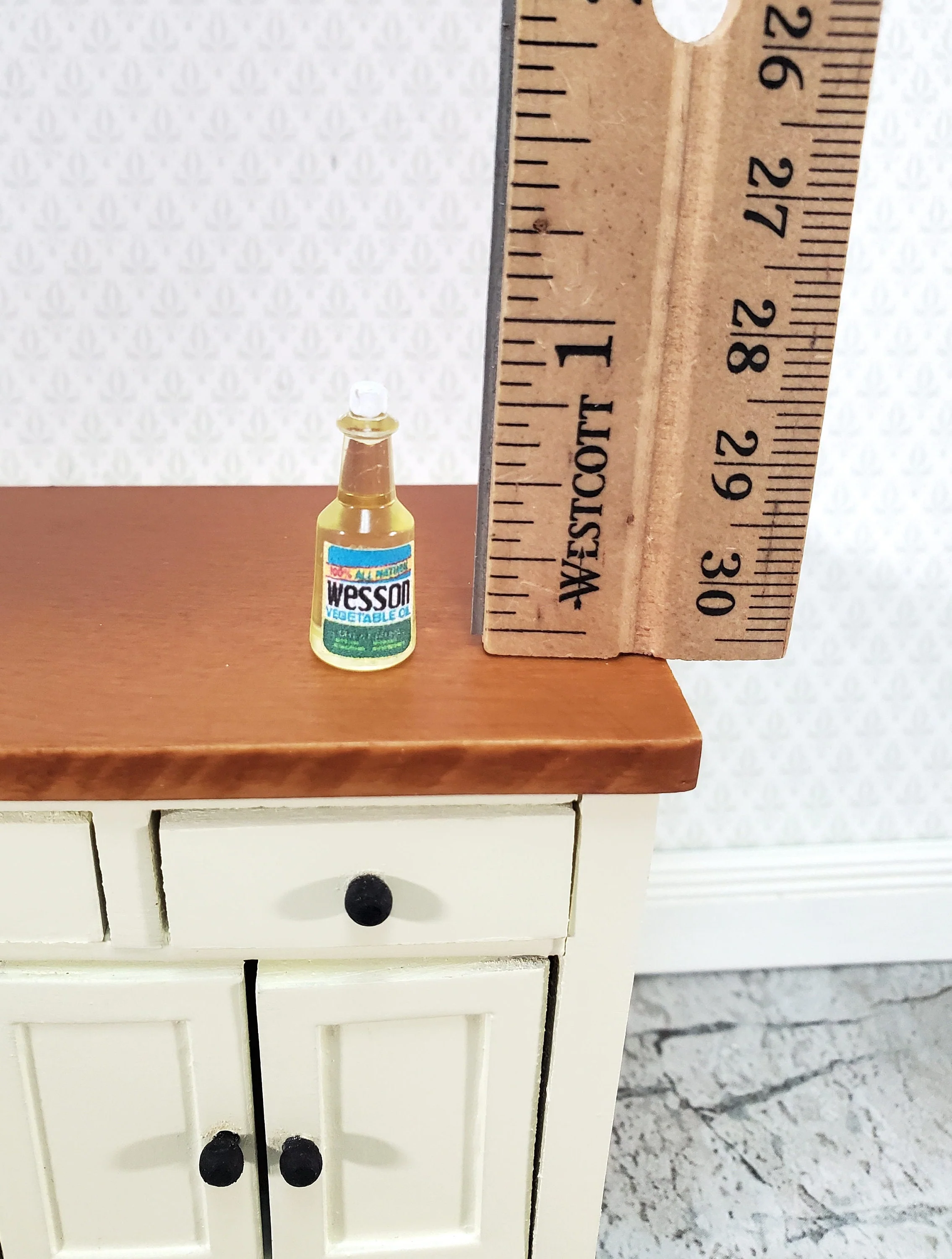 Dollhouse Wesson Vegetable Oil Bottle 1:12 Scale Miniature Kitchen Food - Image 2