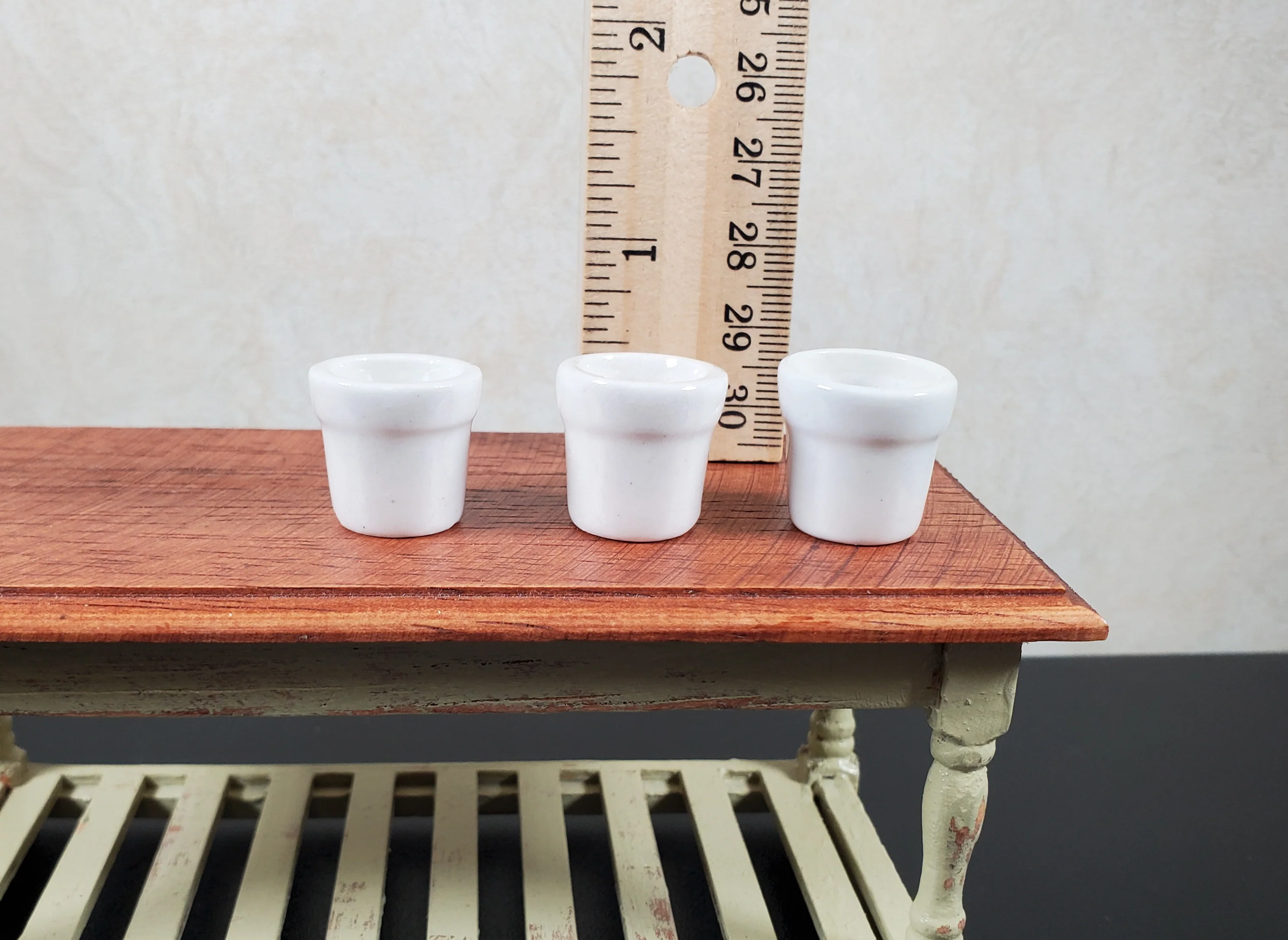 Dollhouse White Ceramic Pots Set of 3 1:12 Scale Miniature - Image 3