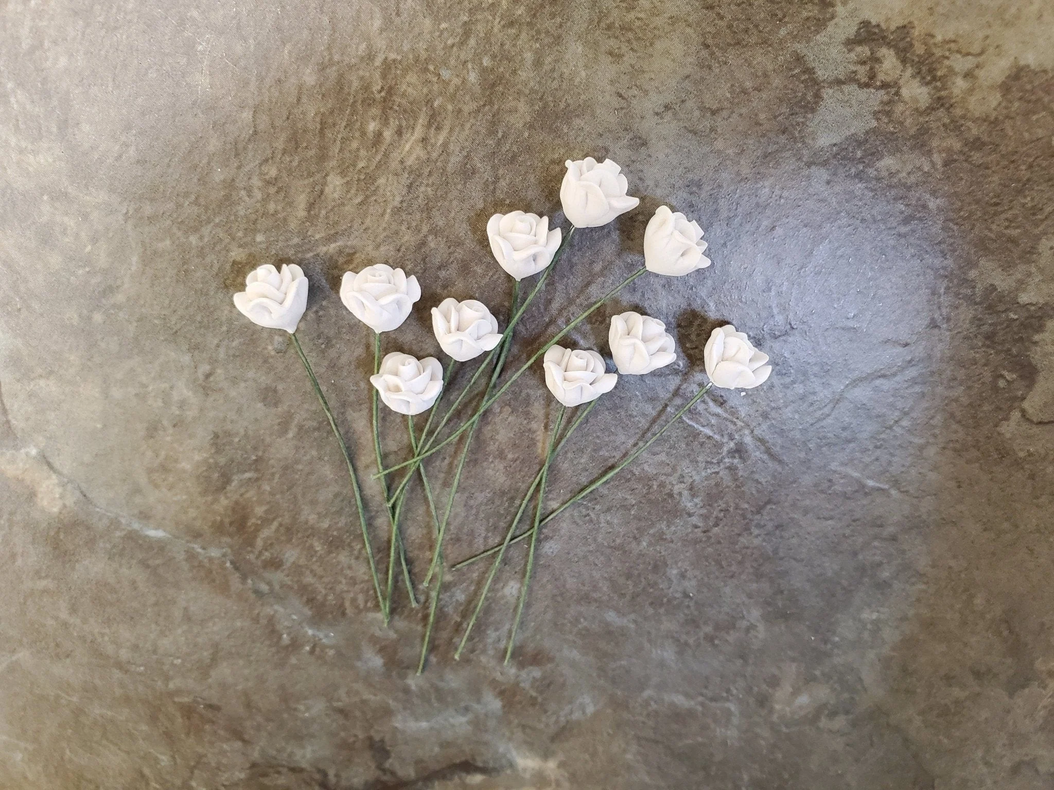 Dollhouse White Roses Flowers Set of 10 with Stems 1:12 Scale Miniature Garden