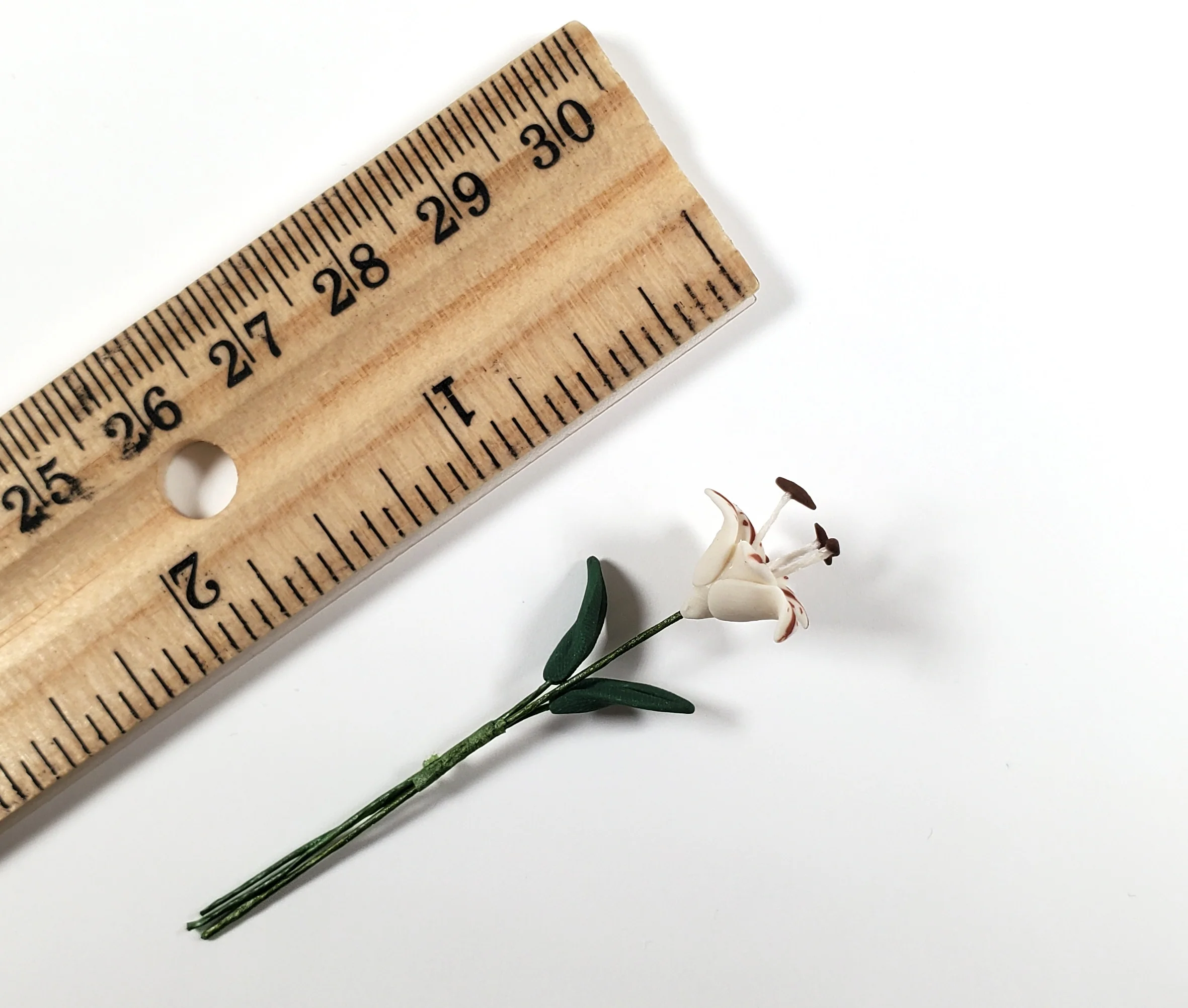 Dollhouse White Tiger Lily Single Stem with Foliage 1:12 Scale Miniature - Image 3