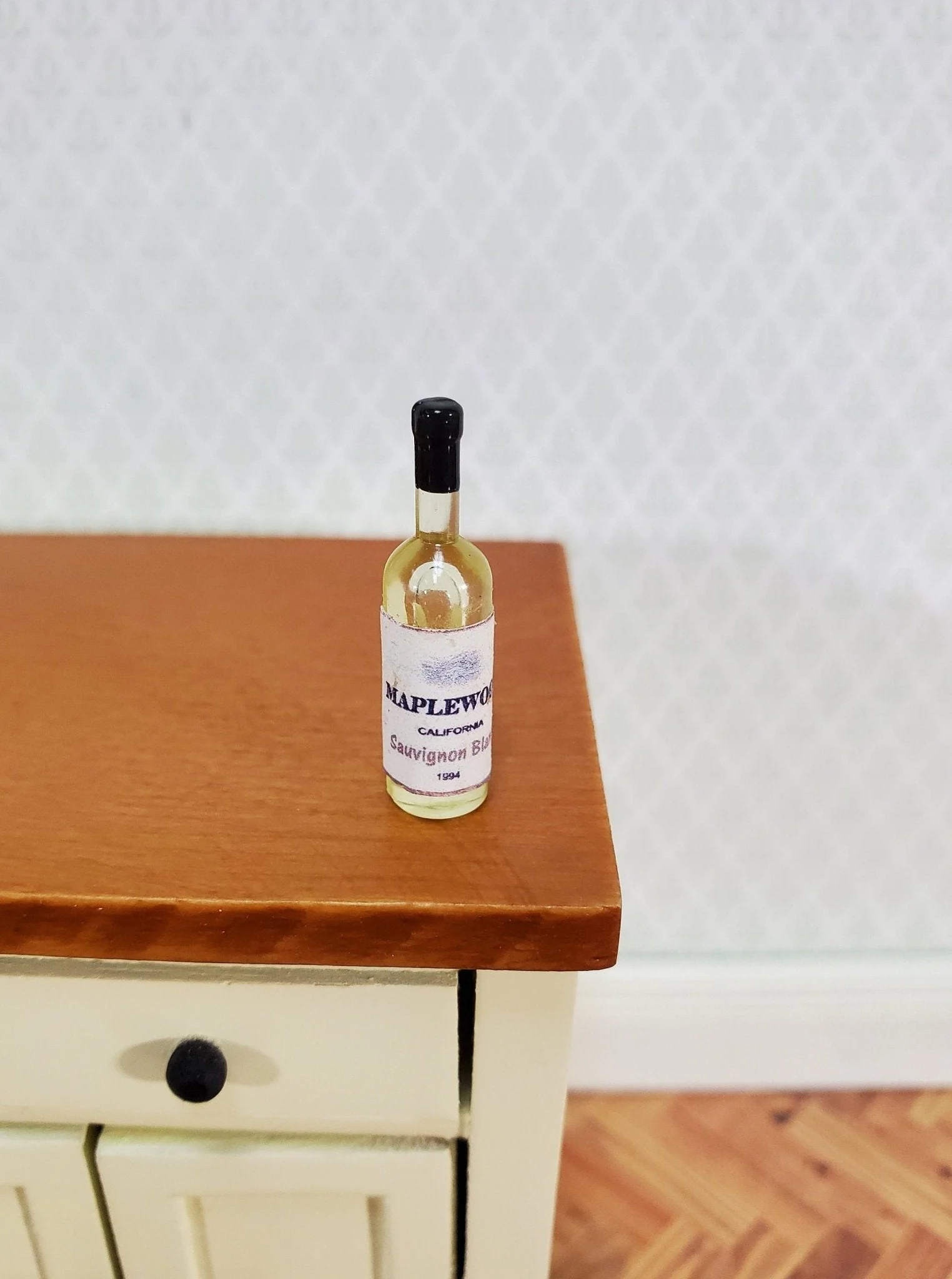Dollhouse White Wine Bottle 1:12 Scale Miniature Kitchen Food & Drink