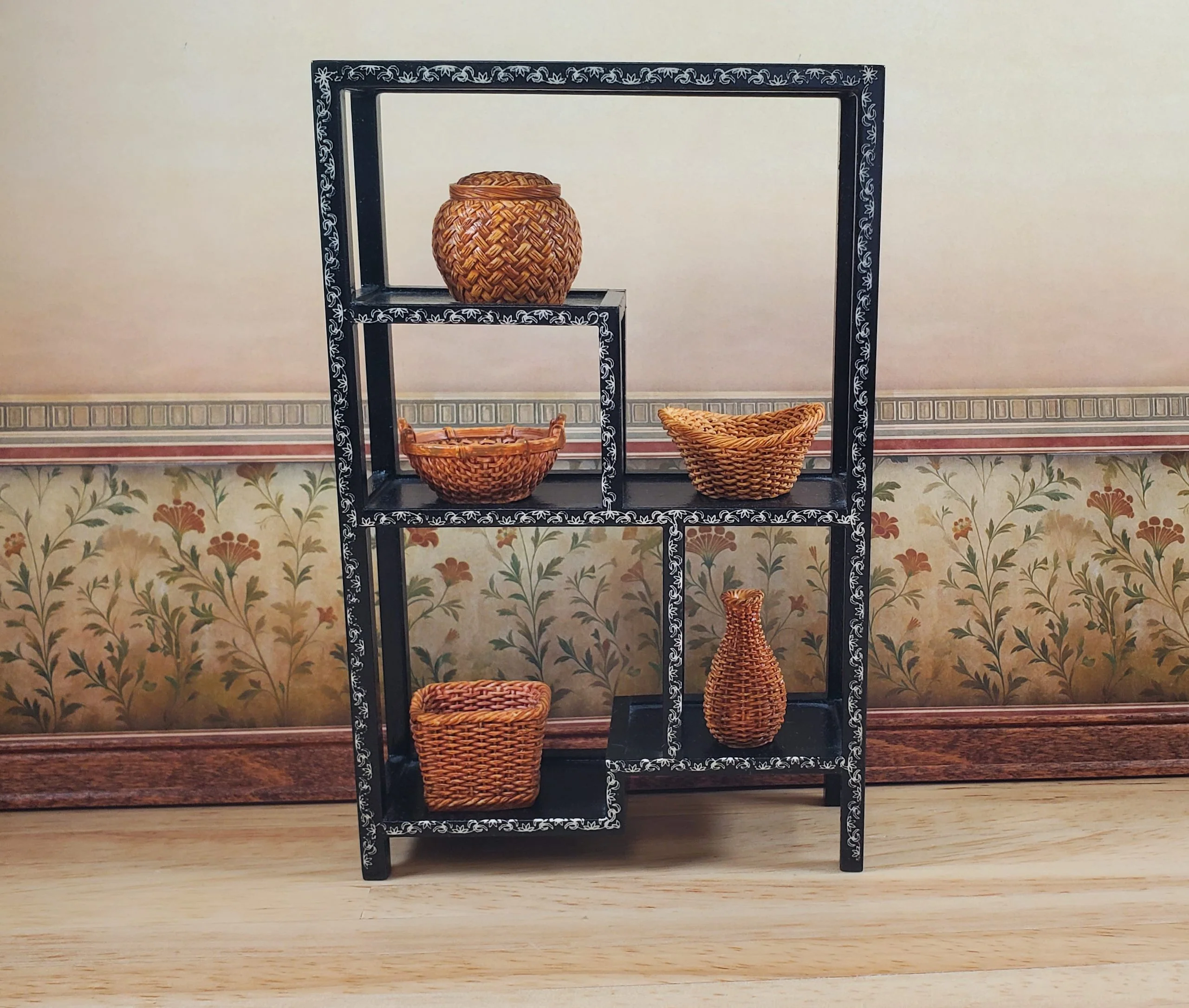 Dollhouse Wicker Style Baskets Set 5 pcs 1:12 Scale Miniatures Cast Resin - Image 3