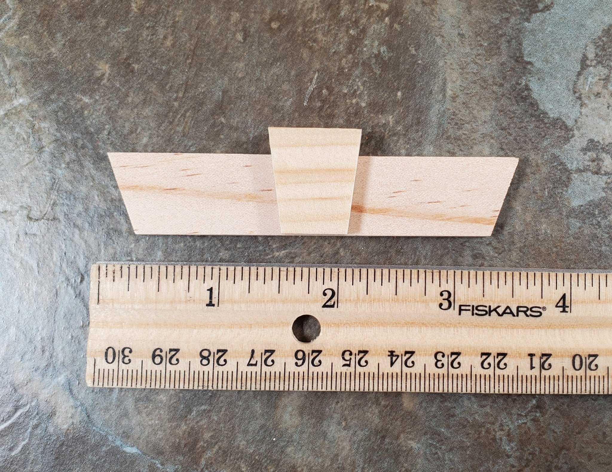 Dollhouse Window Pediment Keystone Wood Set of 4 1:12 Scale Dollhouse Ornaments - Image 3