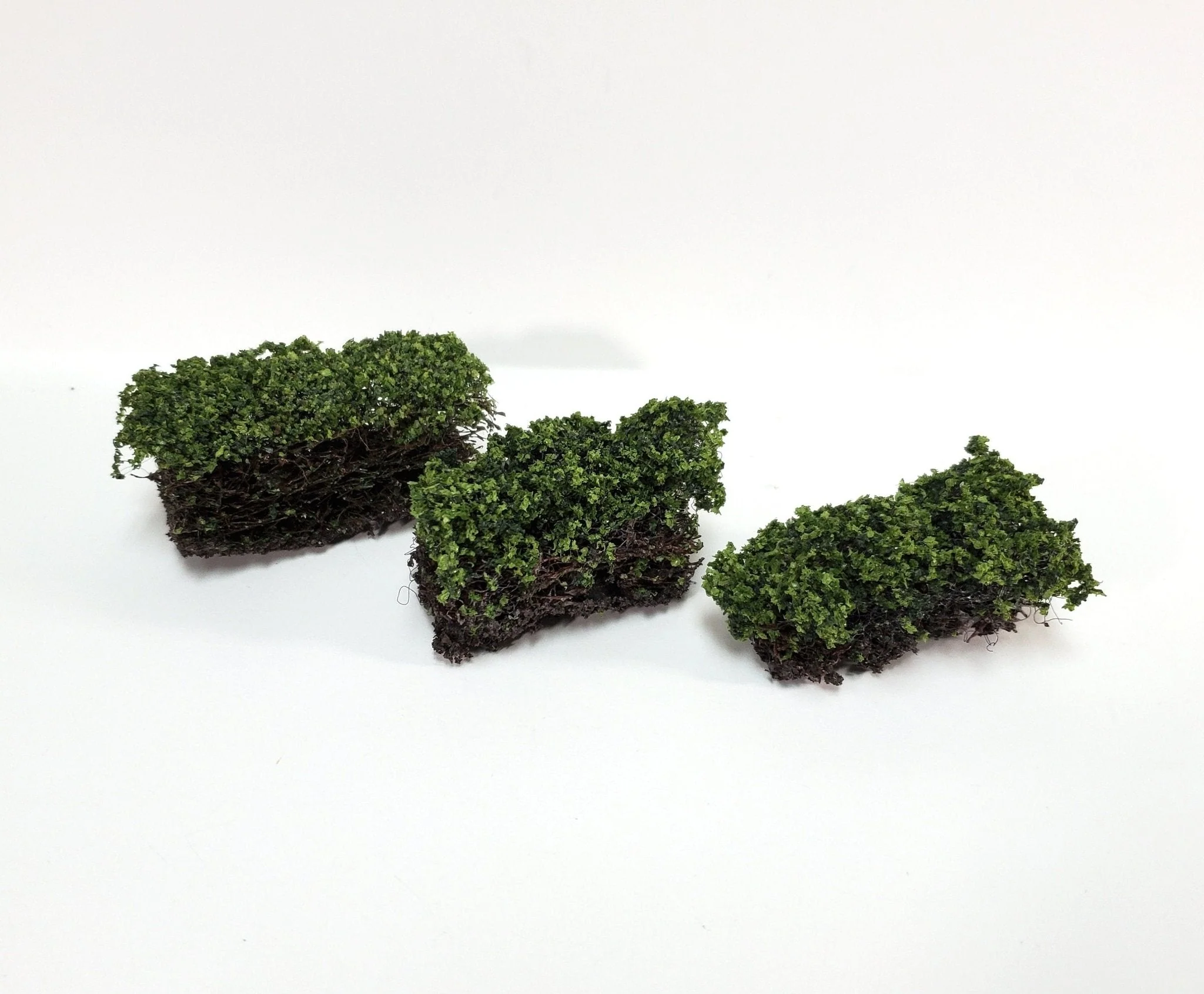 Hedges Bush Green 3 Pieces Small Model RR Dioramas Dollhouses Scenery