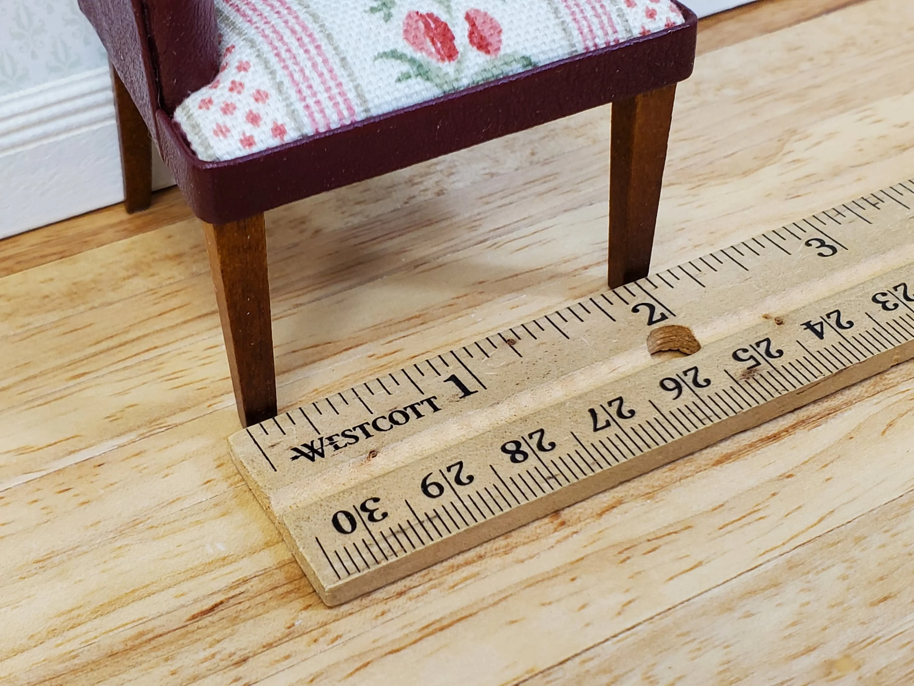 JBM Dollhouse Chair Armchair Burgundy Faux Leather & Fabric 1:12 Scale Furniture - Image 4