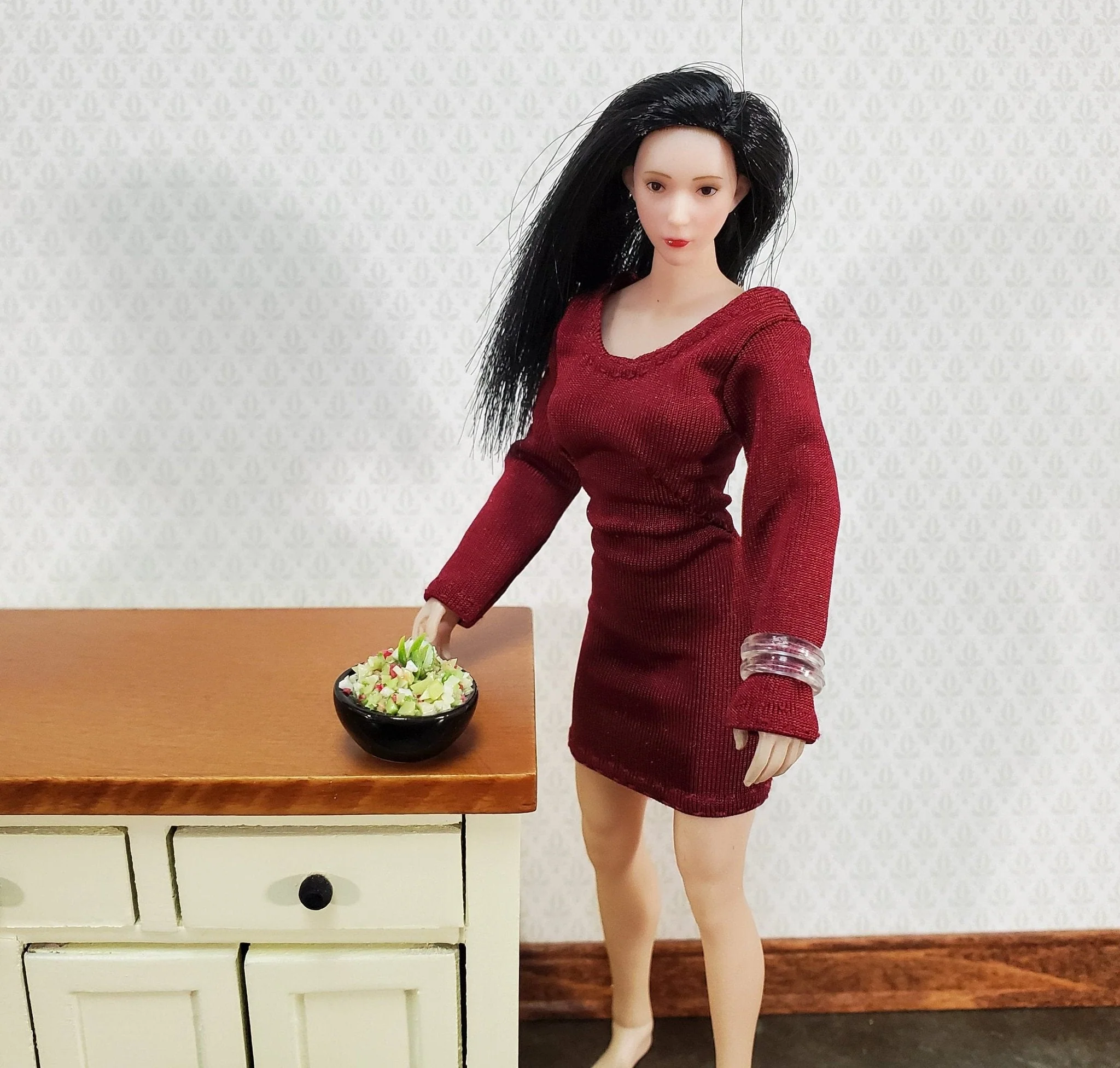 Miniature Bowl of Guacamole Salsa with Lime Slice 1:12 Scale Dollhouse Food - Image 2